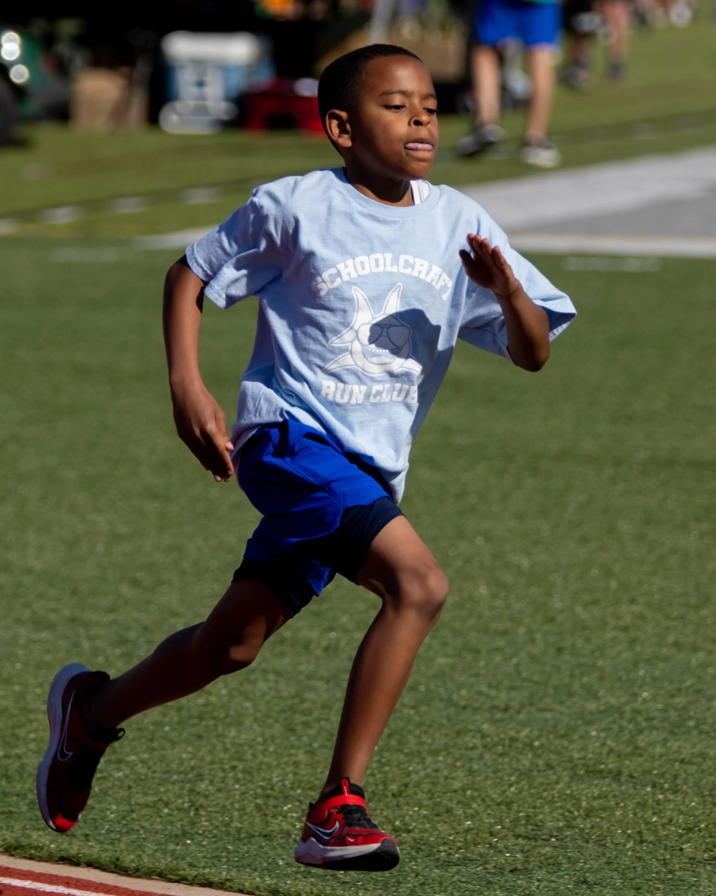 Schoolcraft runner starts the race