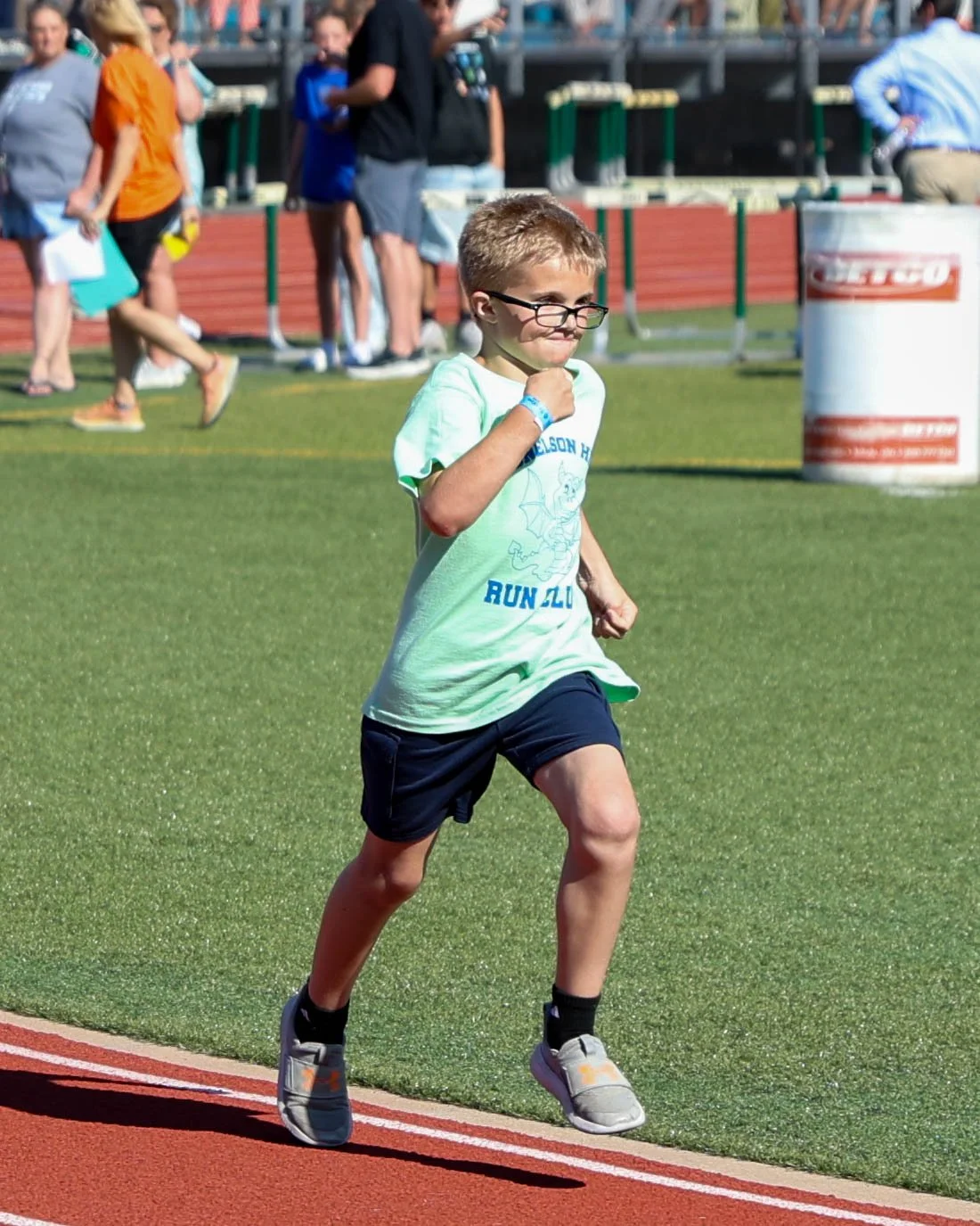 Donelson Hills runner starts the race