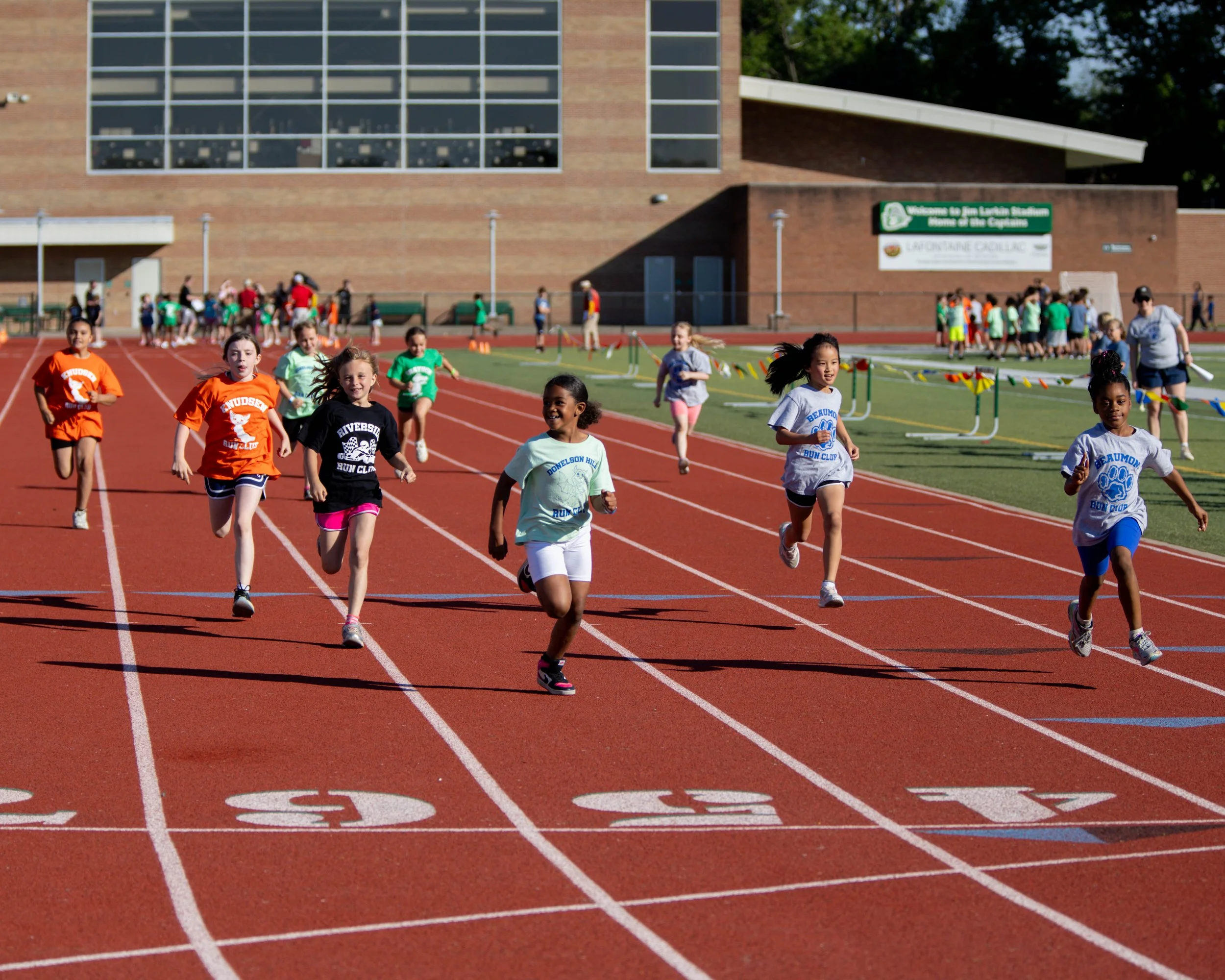 100m girls race