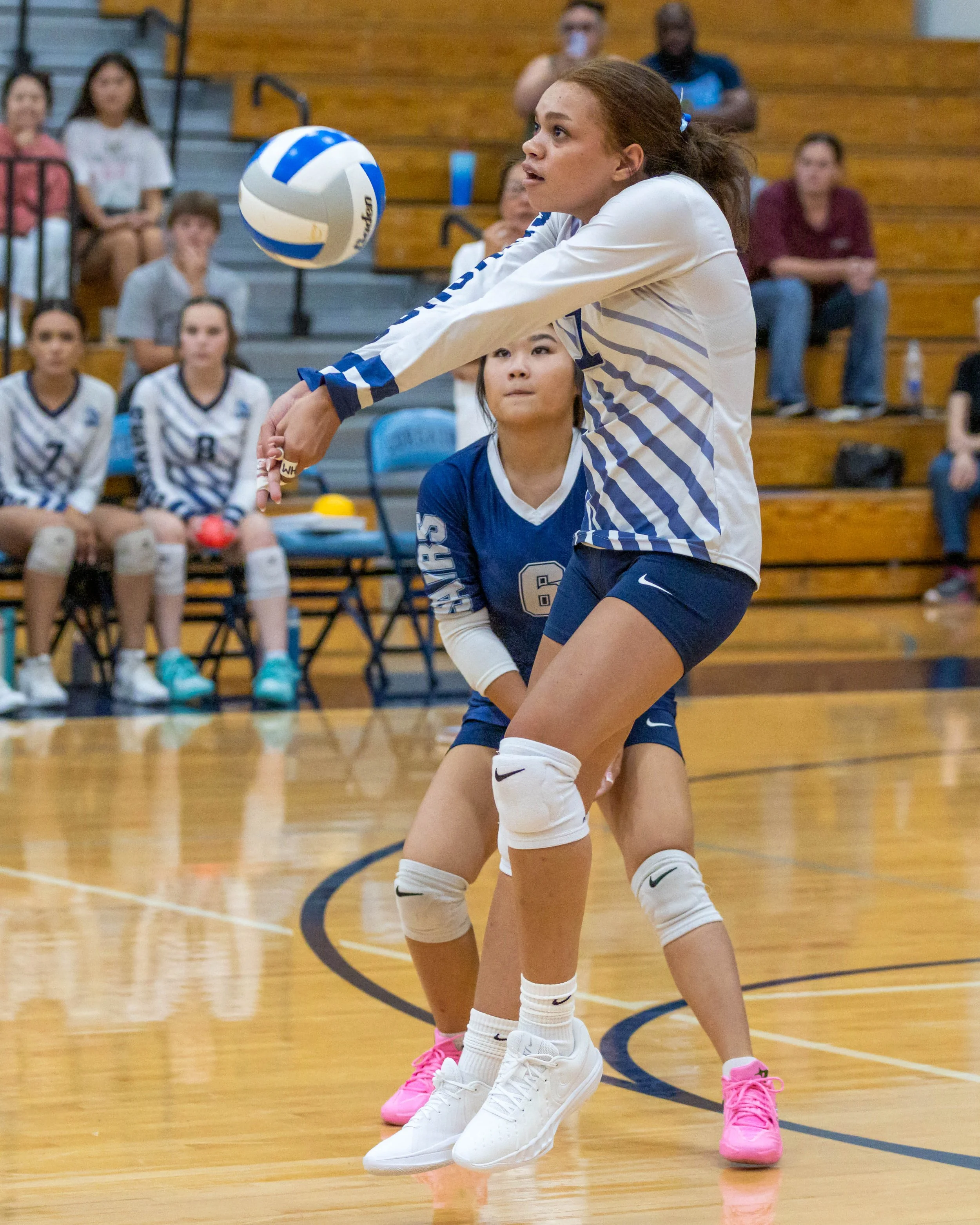 WM #1 returns the ball