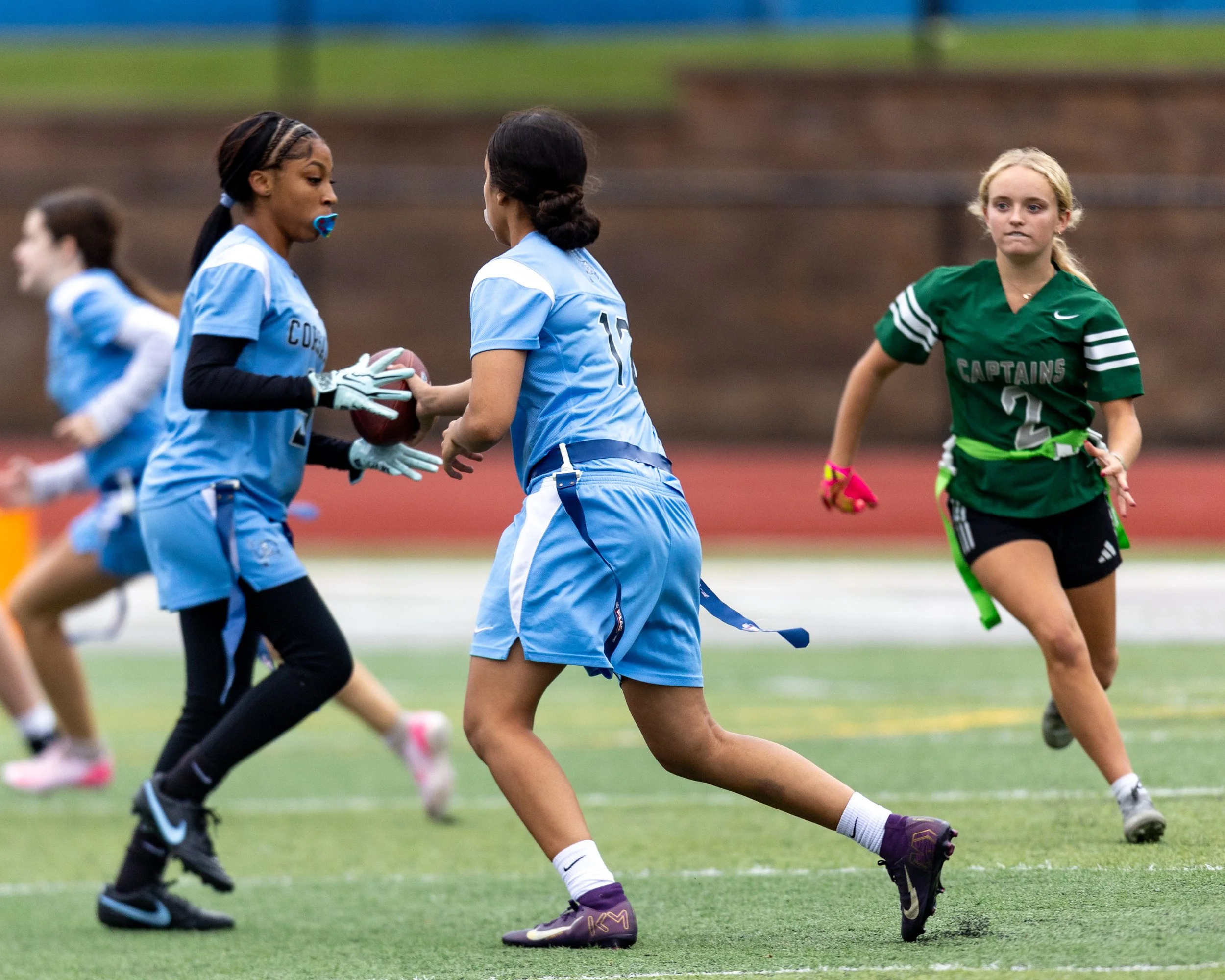 WM #12 hands the ball off to WM #5
