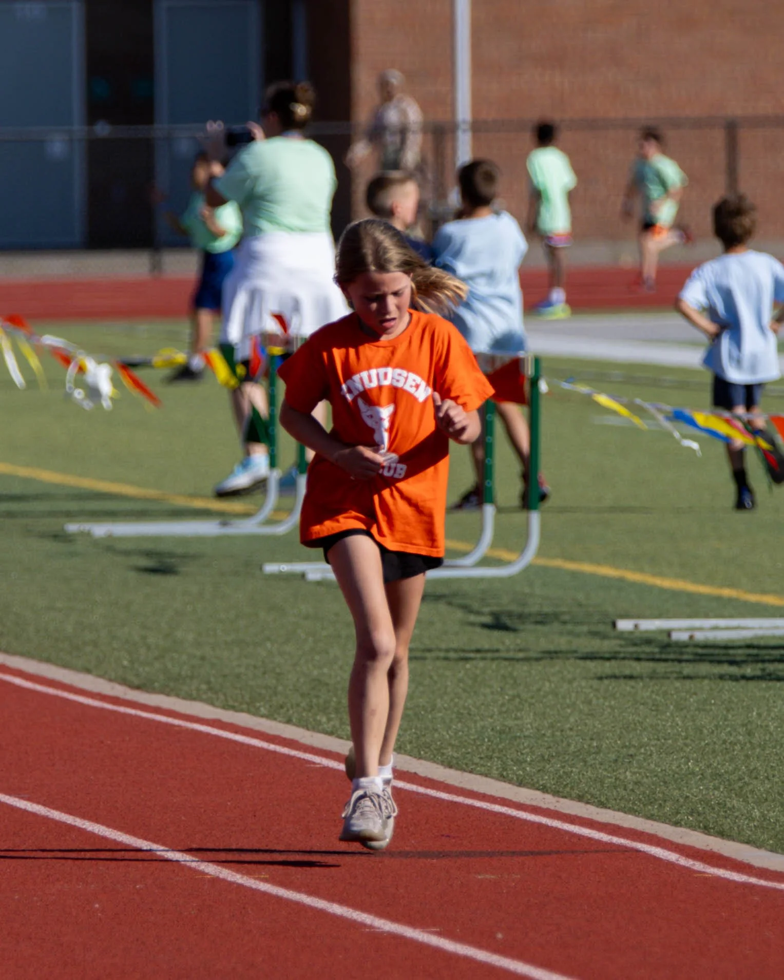 Knudsen runner finishes race