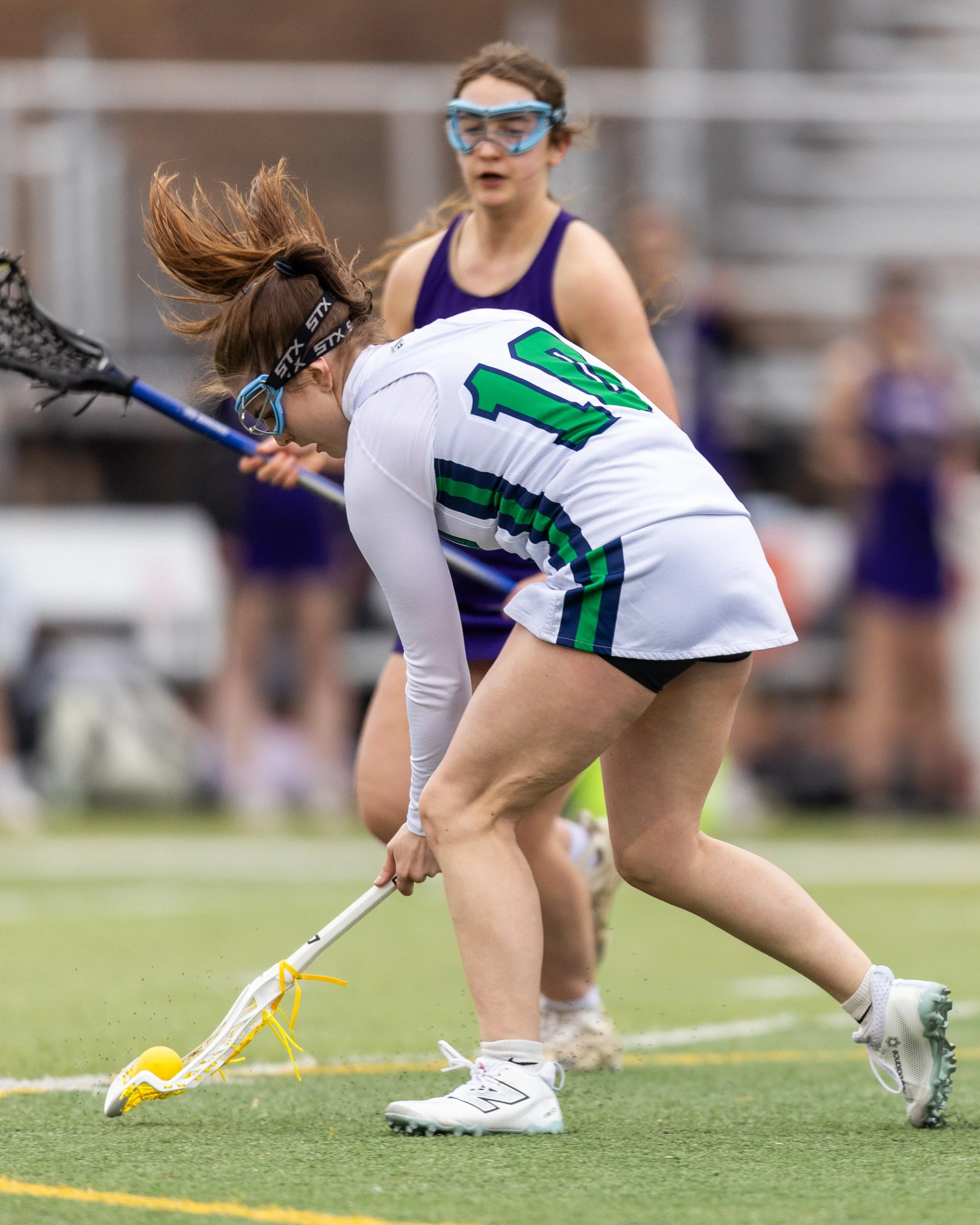 #10 picks up the ball