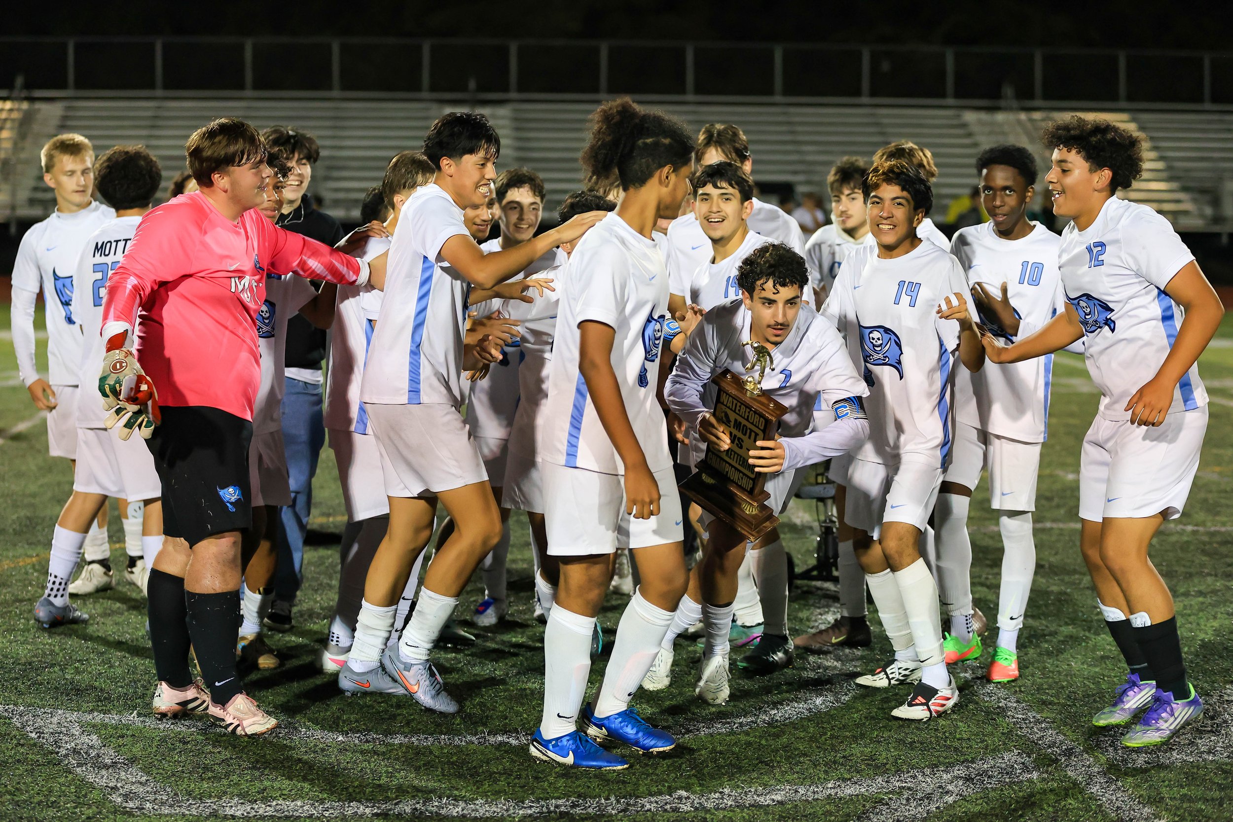 WM players head to Mott fans