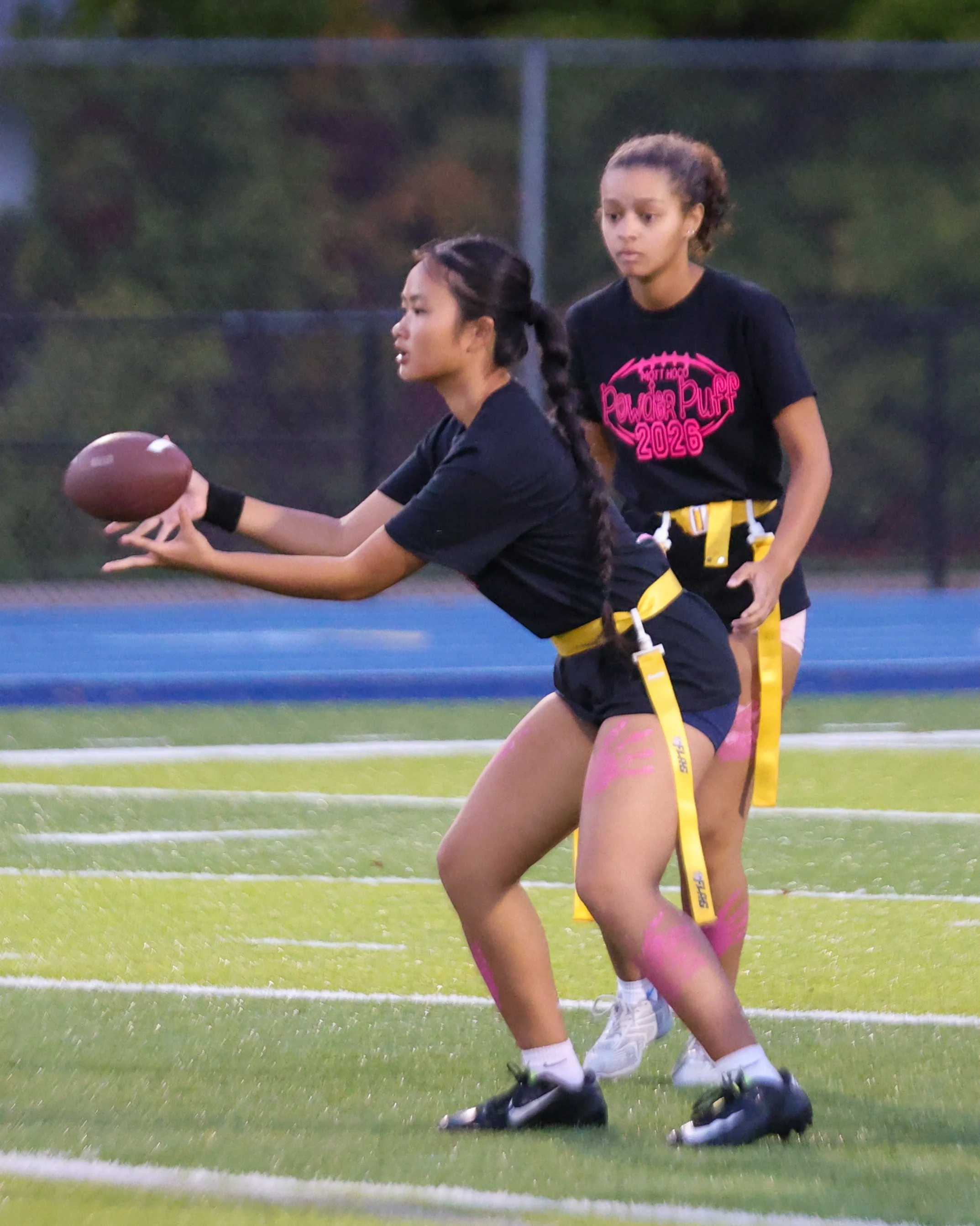 WM QB receives the ball