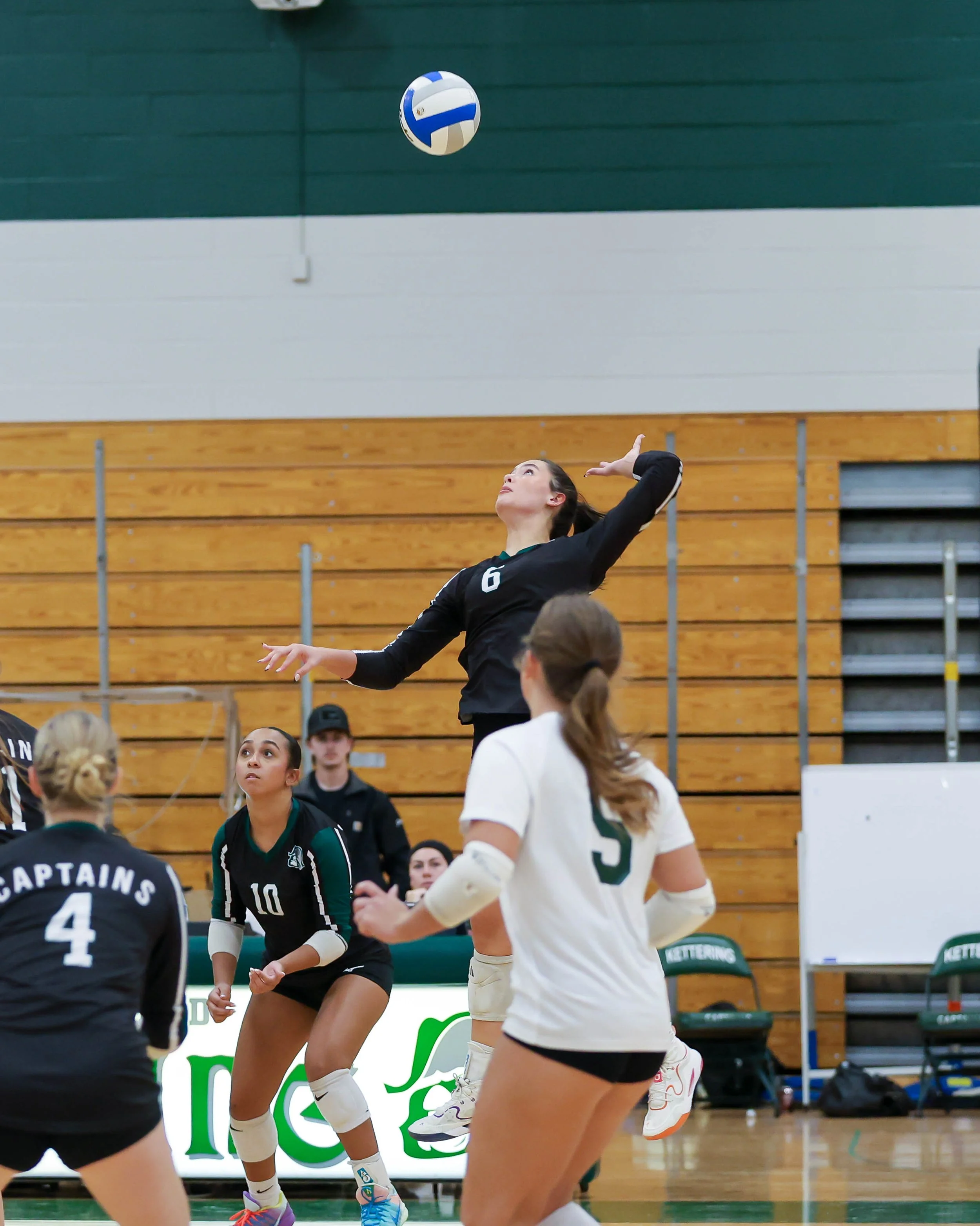 Kettering #6 up for the ball