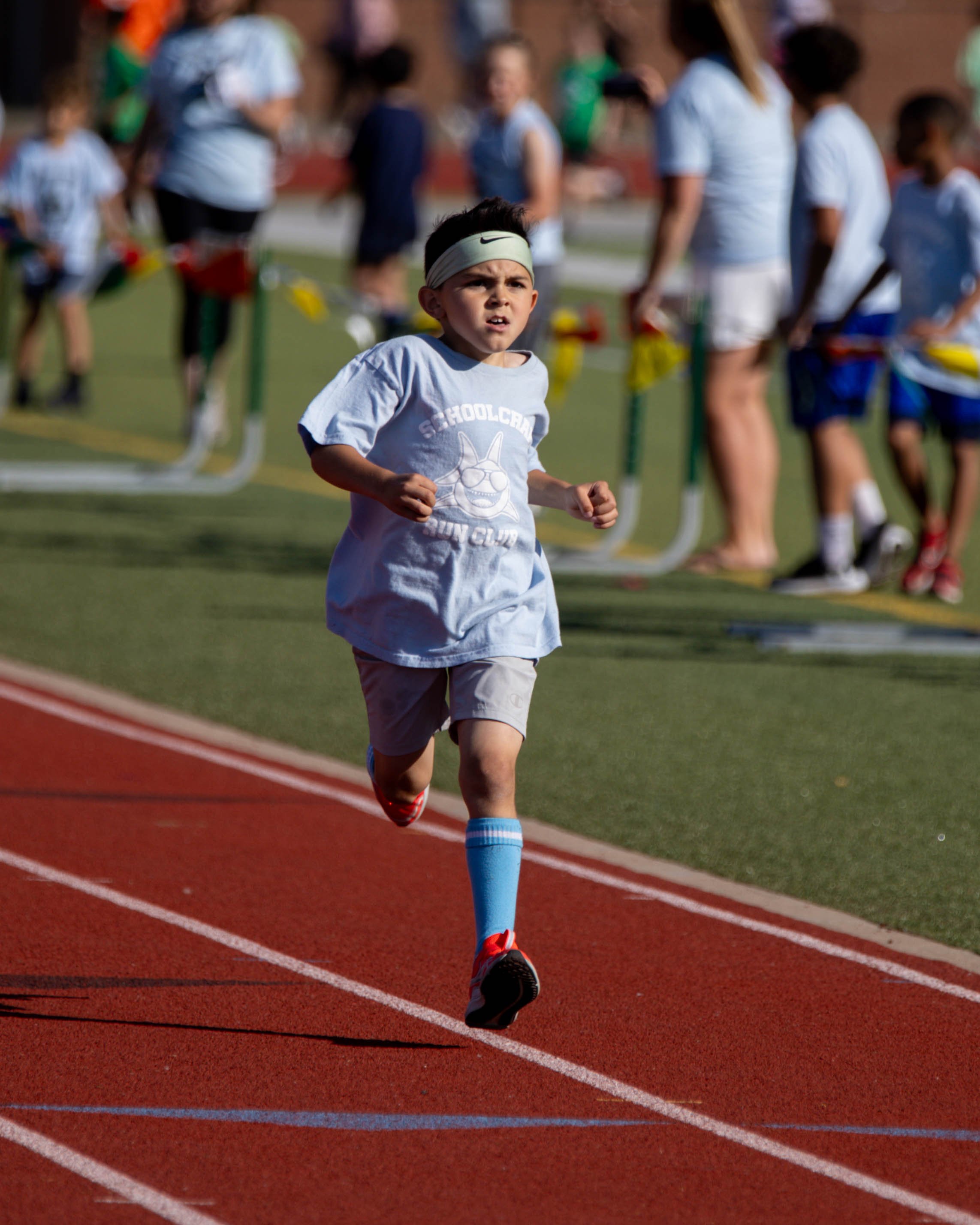 Schoolcraft runner finishes race