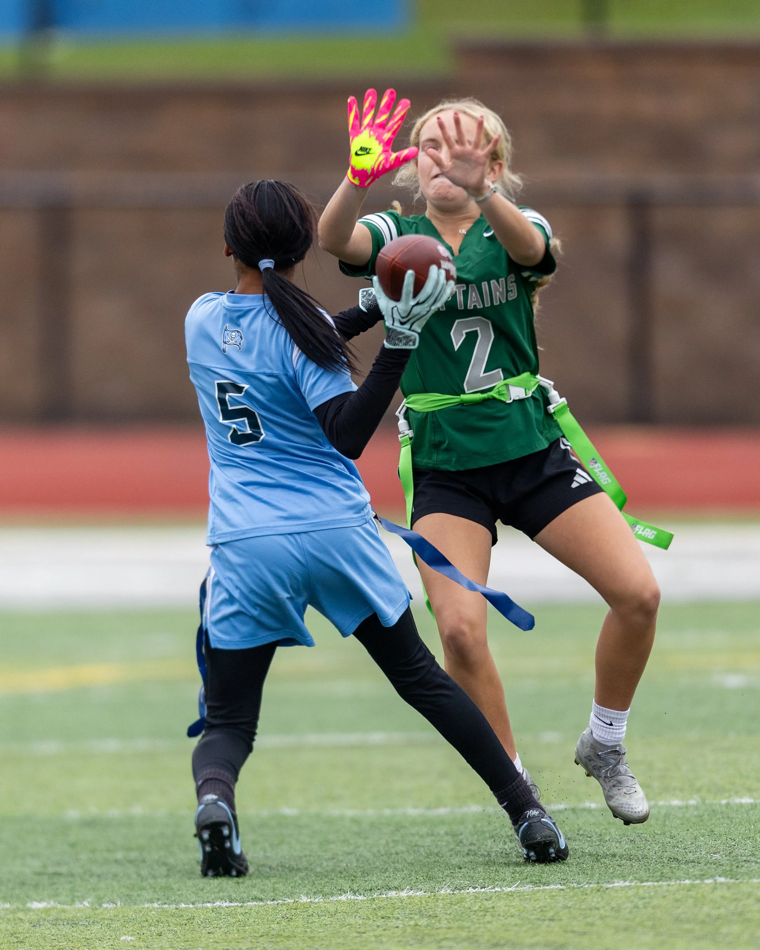 WM #5 tries a pass