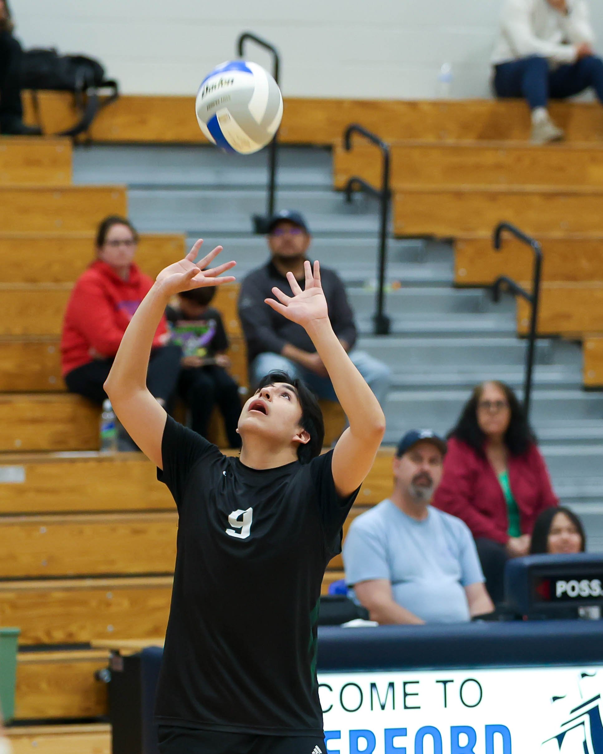 Kettering #9 sets the ball