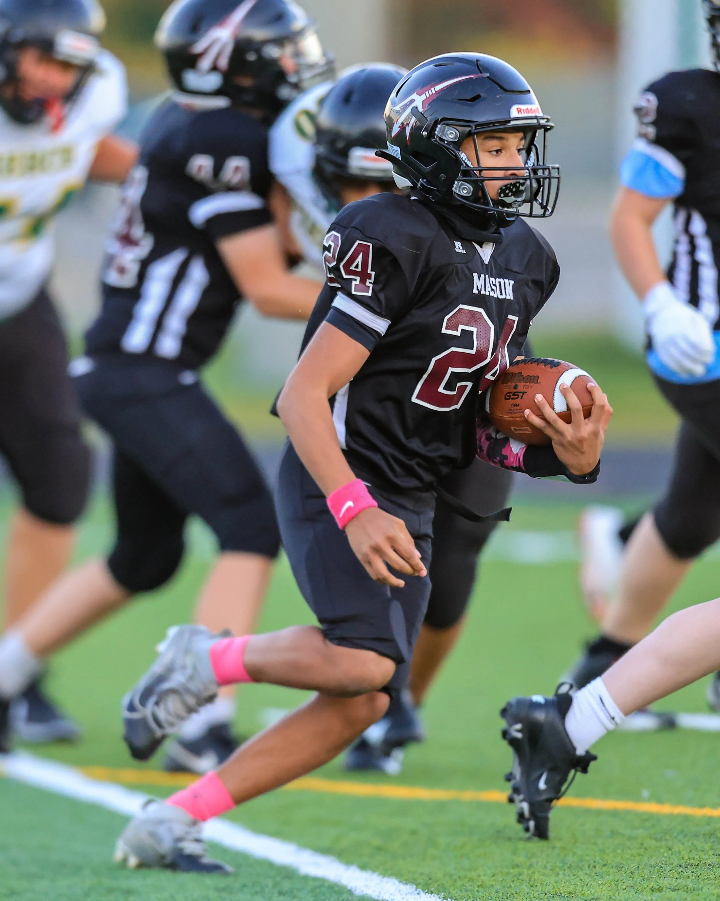 Mason #24 with the ball