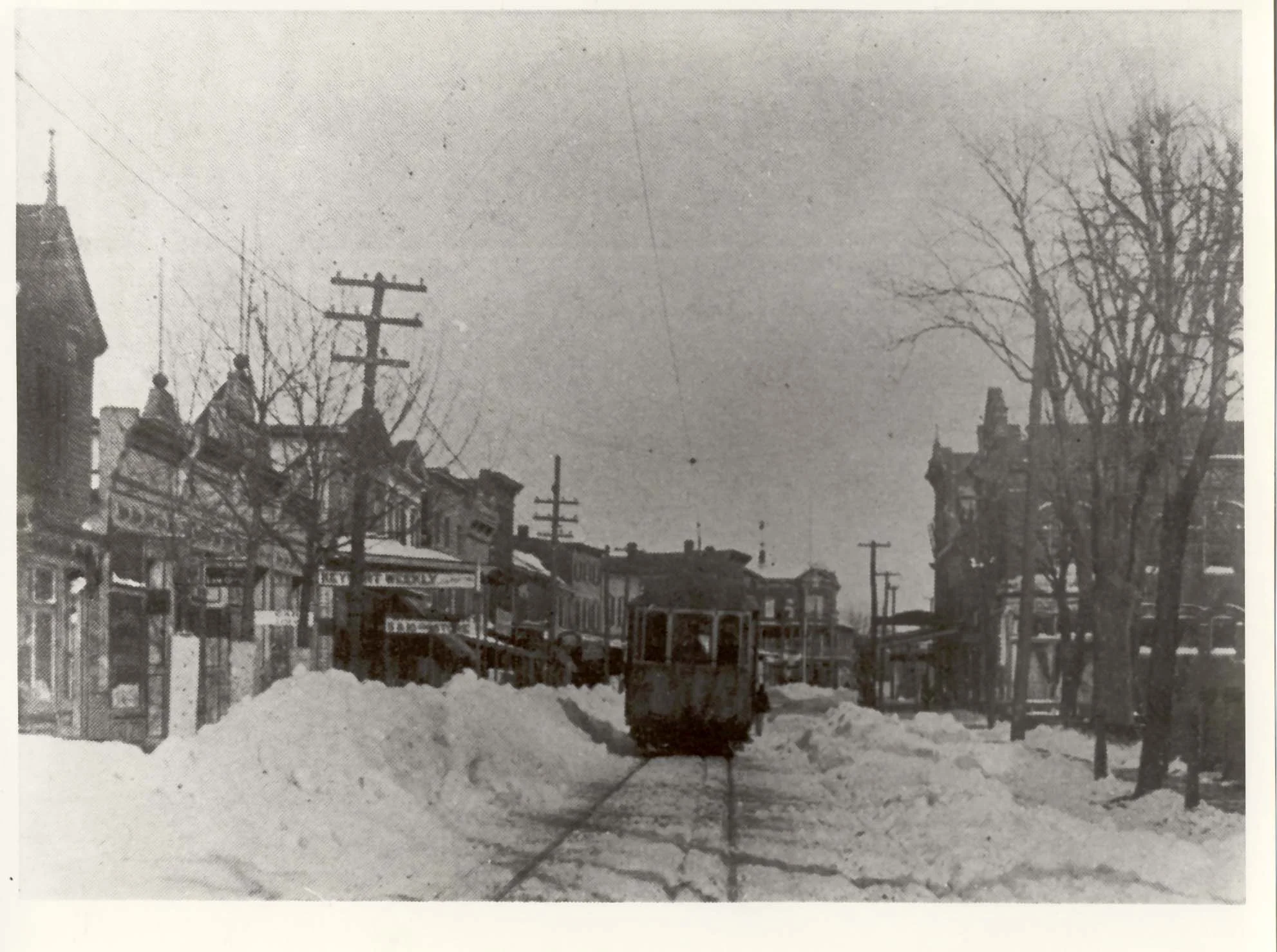 Trolley on Front St.