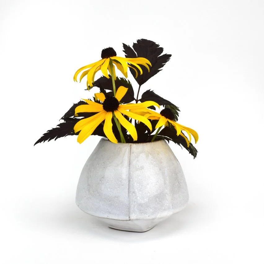 sm sq vase whclr a.jpg