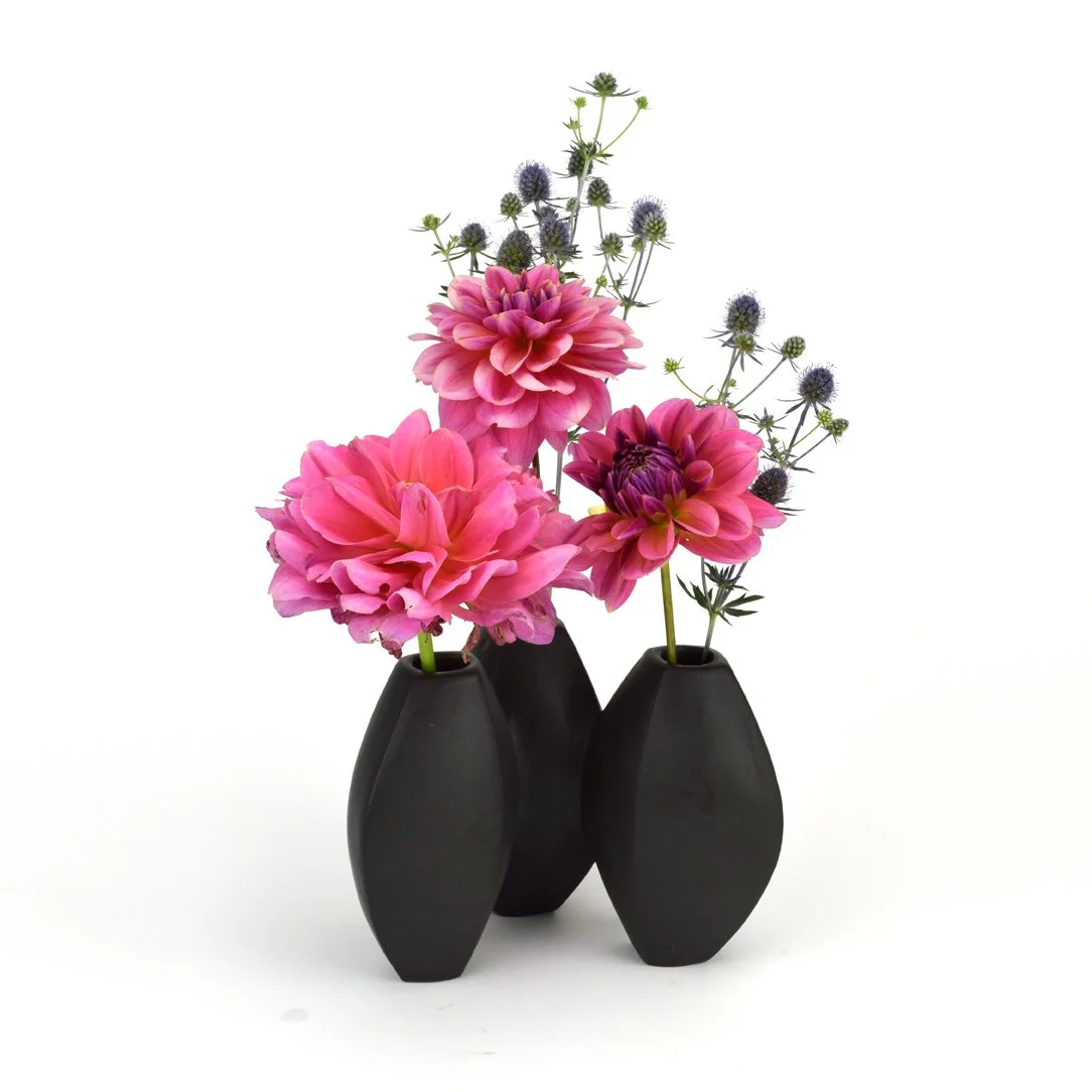 tri vase RC Bl b.jpg