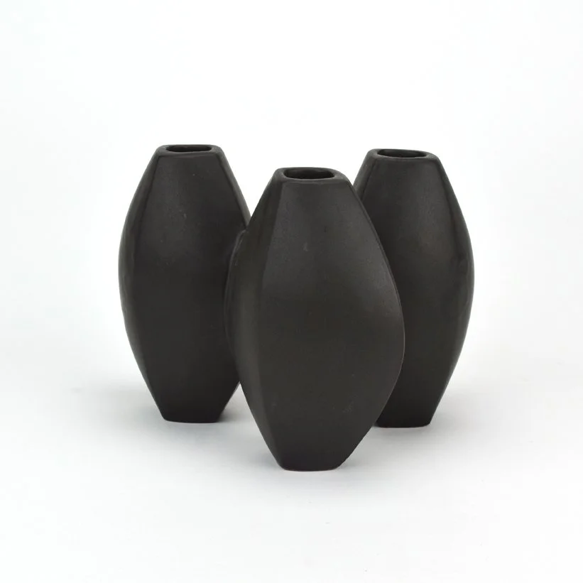 tri vase RC Bl c.jpg