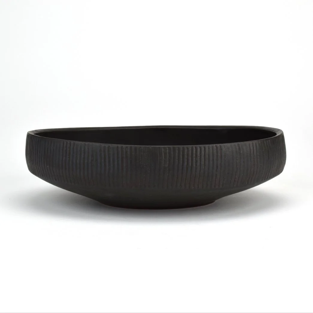 Oval srv bowl RC Bl carved c.jpg