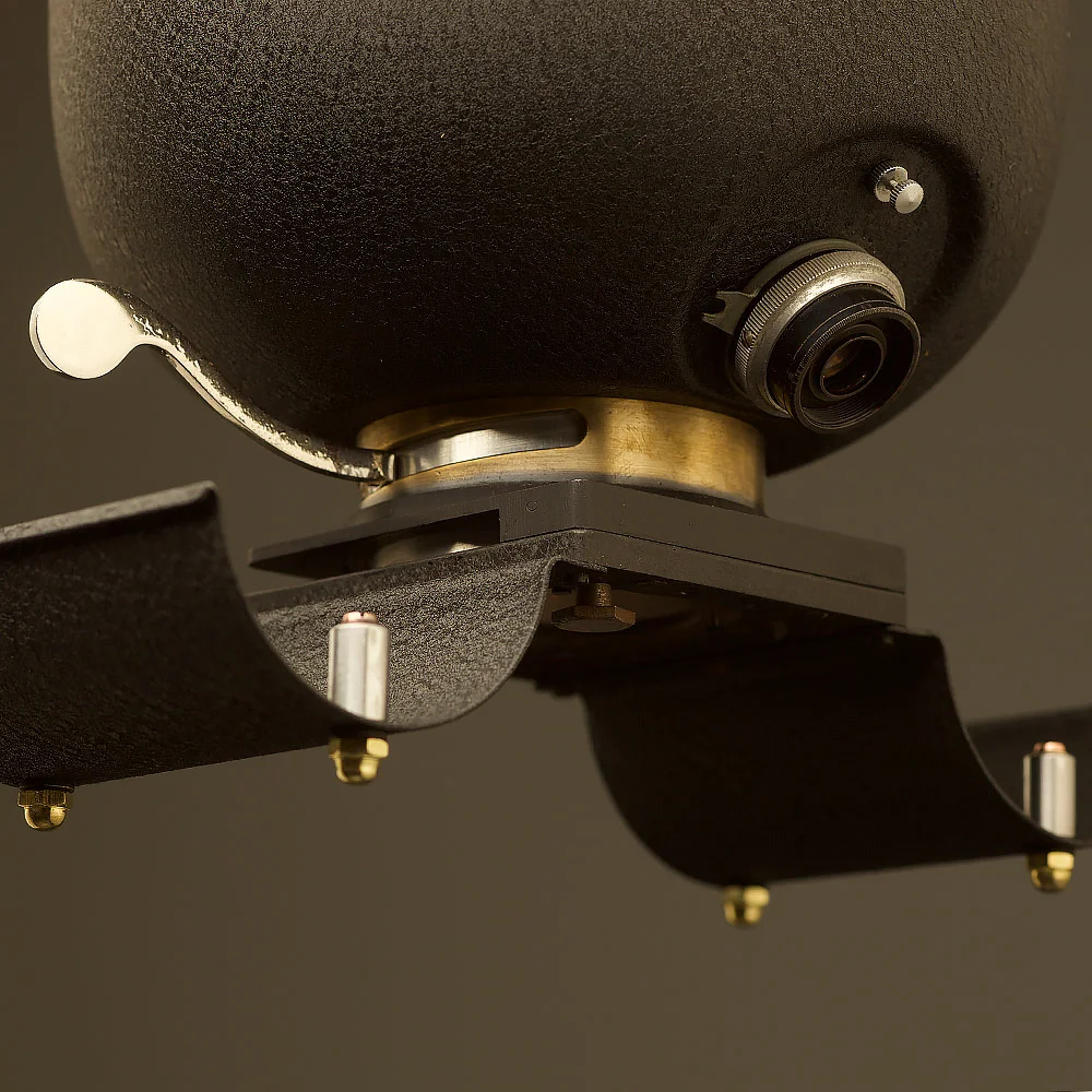 E Leitz Wetzlar Focomat Pendant Vintage Edison LED Detail
