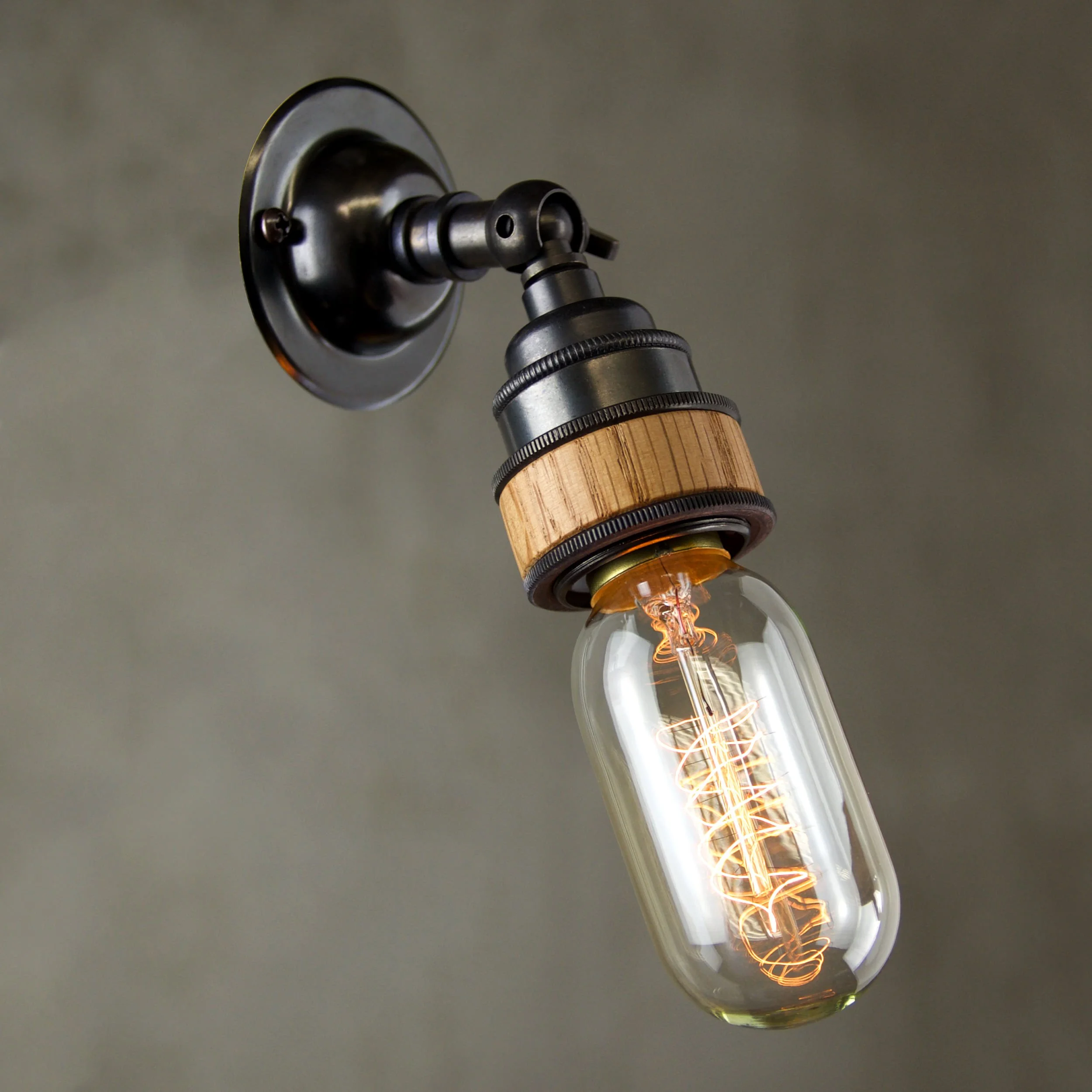 bronze-and-oak-wall-light-e27-240v