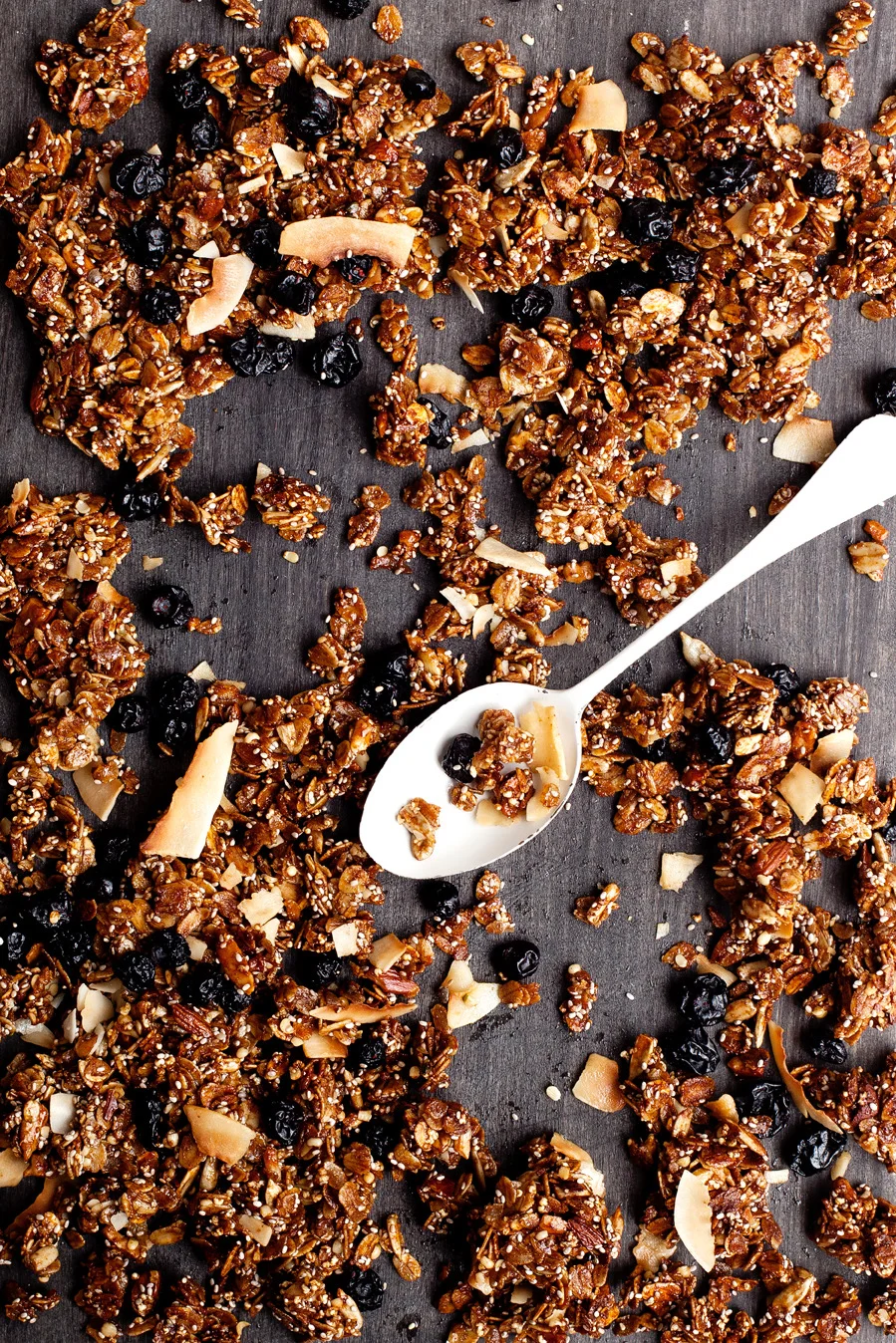 Blueberry & Hemp Seed Granola // Kenkō Kitchen. Image taken from the Kenkō Kitchen Cookbook. Cookbook out now through Hardie Grant/Rizzoli. Photography by Elisa Watson , styling by Kate Bradley (Kenkō Kitchen) and Sally Bradley.