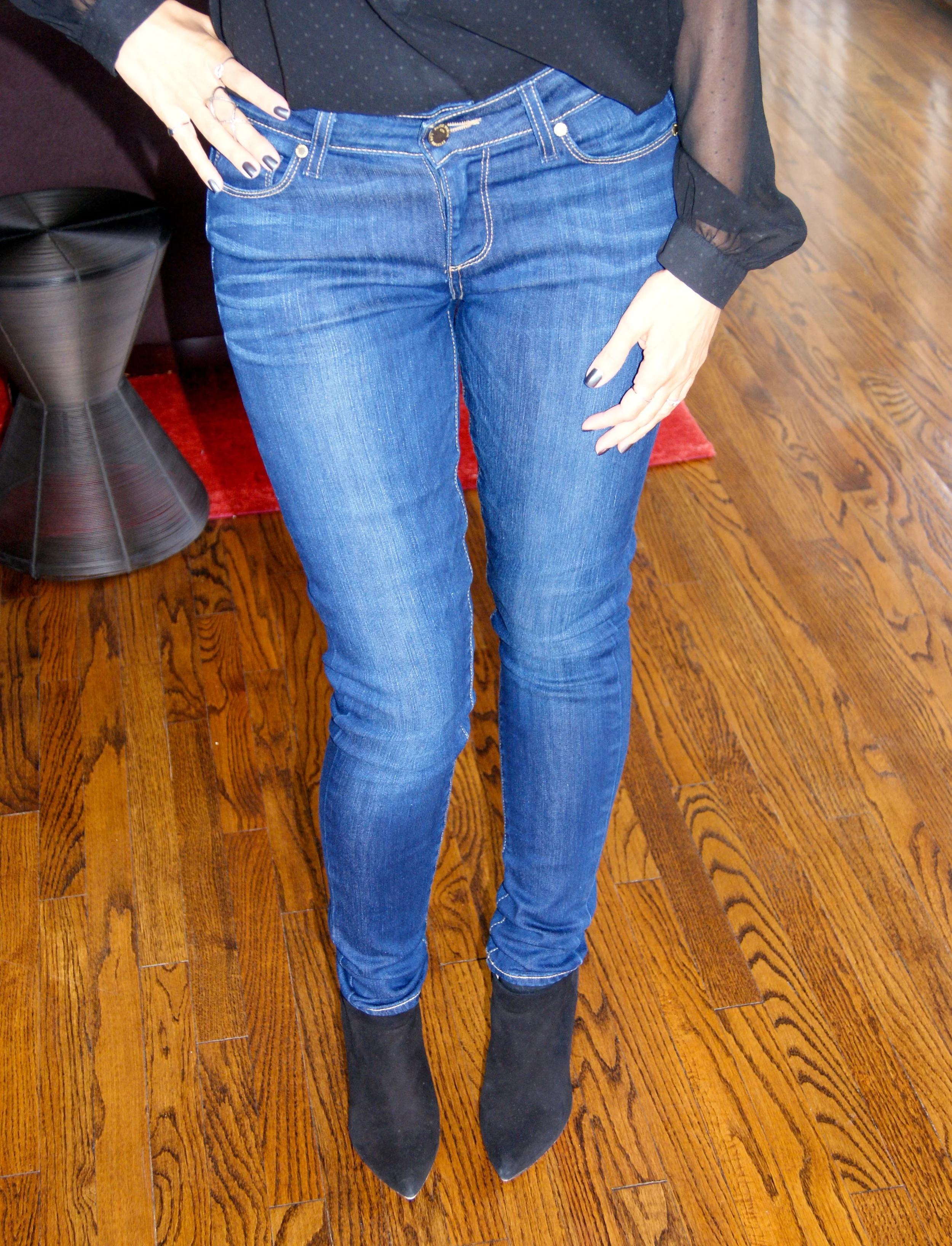 Wear skinny jeans with a great pair of pointy toe booties!&nbsp;