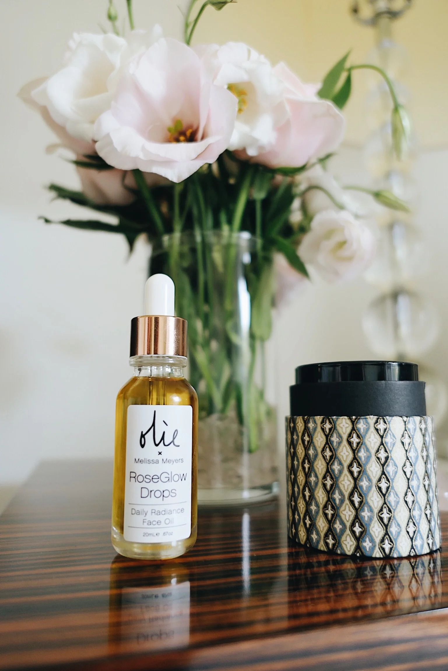 MELISSA MEYERS - THE GLOW GIRL