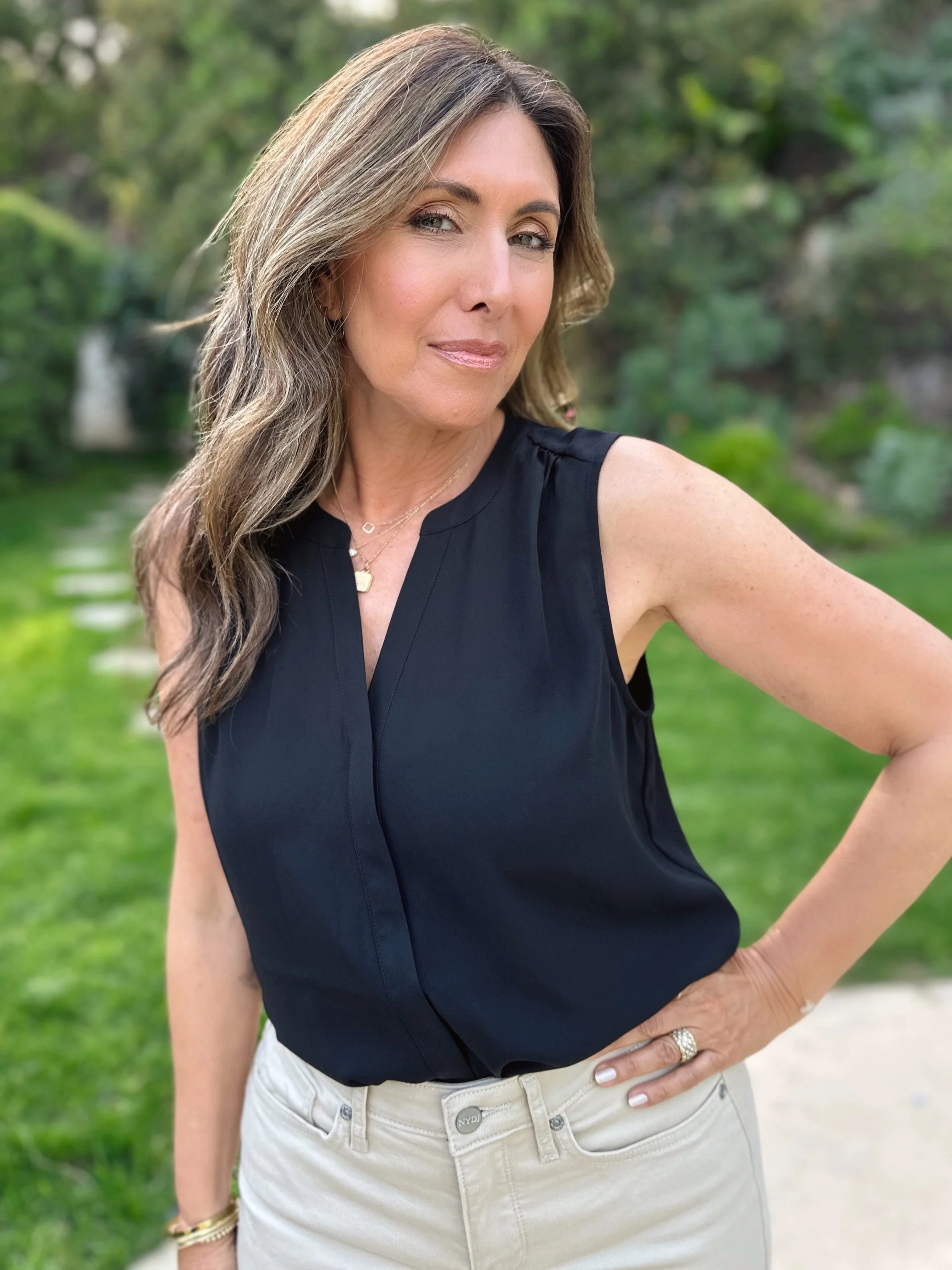 OUTFIT2-PintuckBlouse_TeresaAnkleJean-2.jpg