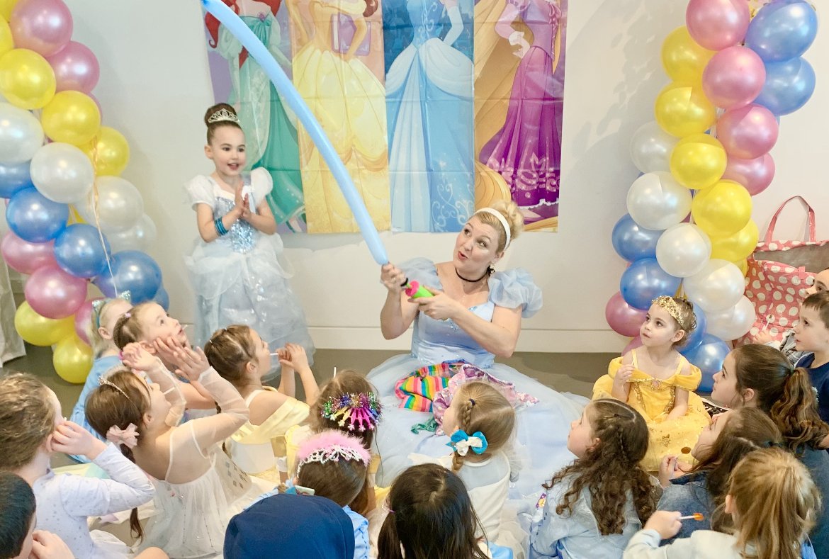 Balloon Twisting Princess Parties