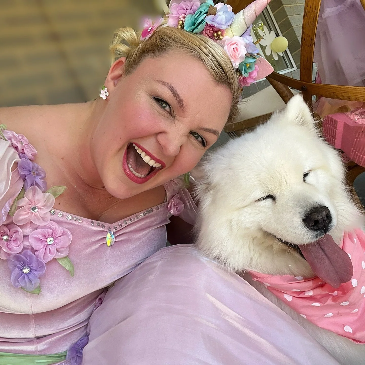 &ldquo;Can I pet that dog? &ldquo; I said &ldquo;can I pet that dooog?&rdquo; 

I pet it. 😆 
Best party dog ever- she loved the bubbles chased them with all the kids and loved all the excitement! 

#partydog #puppycuddles #fairyparty #puppyataparty 