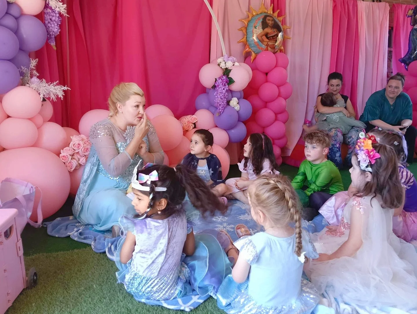Getting to celebrate little Harlow with all her friends! 

This space was magically transformed by the ever magical Pat and Krissy! It&rsquo;s their garage turned princess palace with some clever draping of fabric, carpeting greens, a a balloon insta
