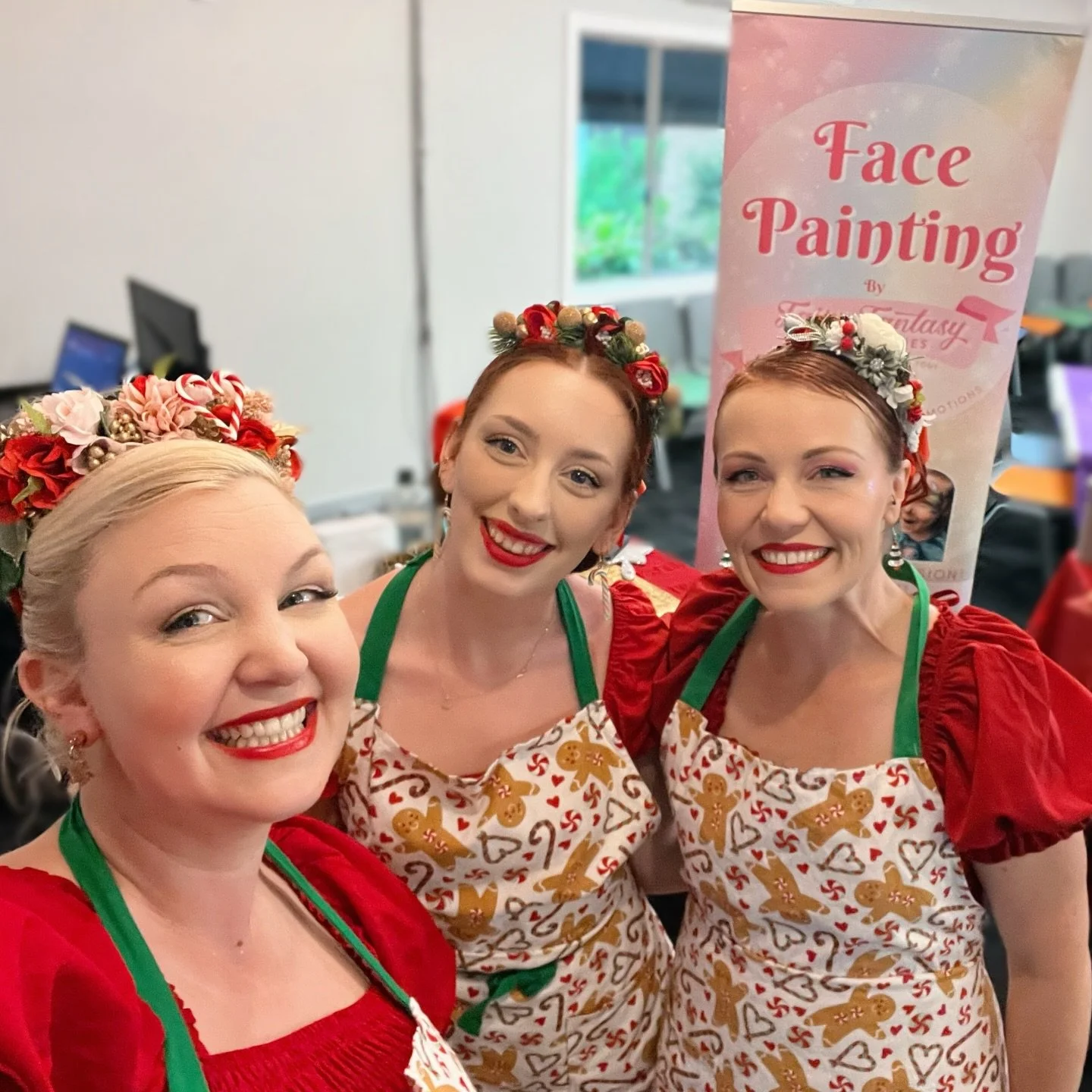 Those red dresses and aprons go on- and then snap 🫰 we face paint our little hearts out! 
 
Thankyou Rylea and Andrea for getting all Matchy Matchy with me!

#christmasoutfit #christmasfacepaint #wollongongfacepainters #macarthurfacepainter
#christm