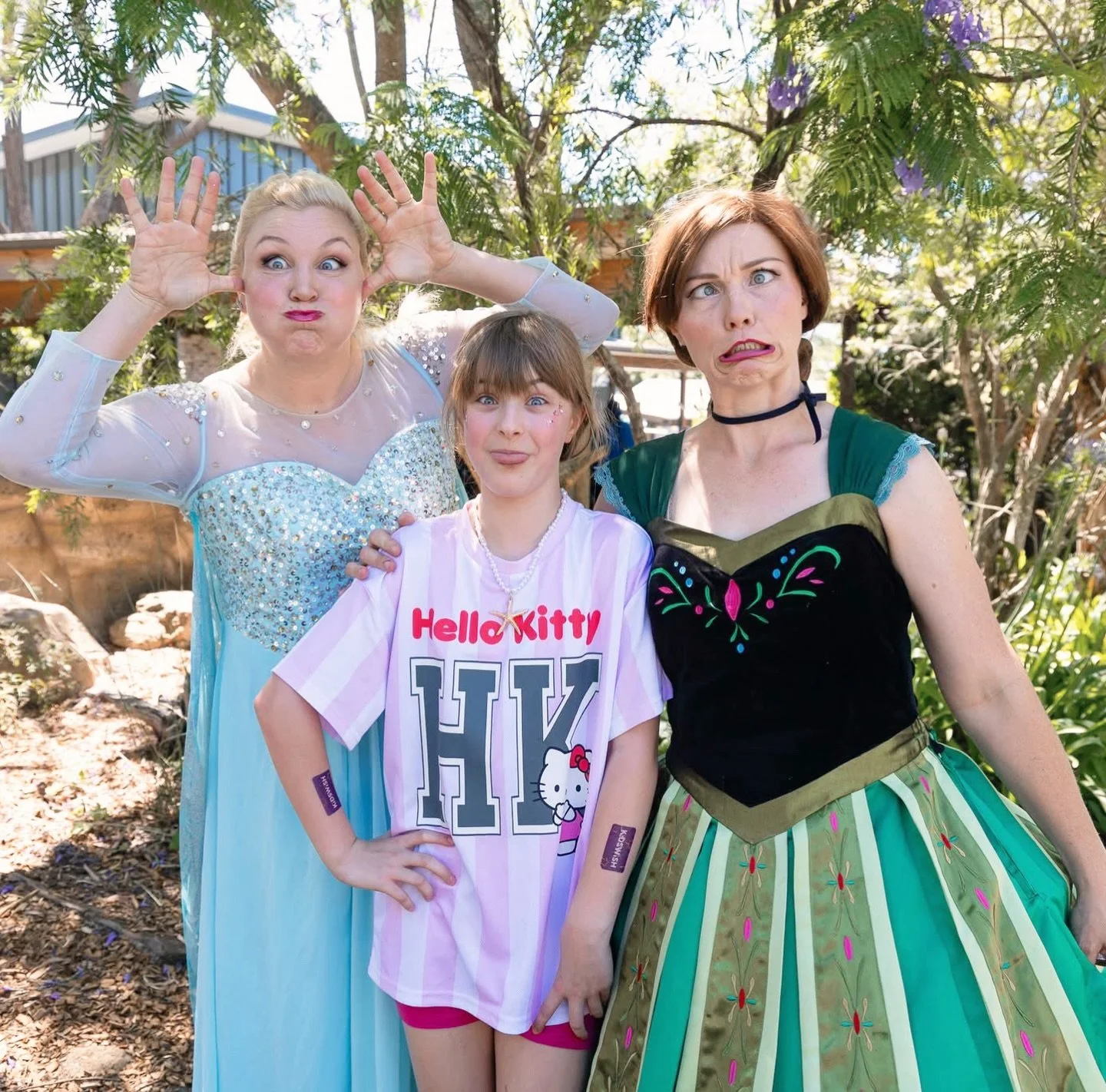 Volunteering at Kidswish each year- what a beautiful way to give back to our community! 

This year we included a little glitter in our meet and greets- once word got around we had people come by back JUST for the glitter! Ha ha ha

Thankyou for havi