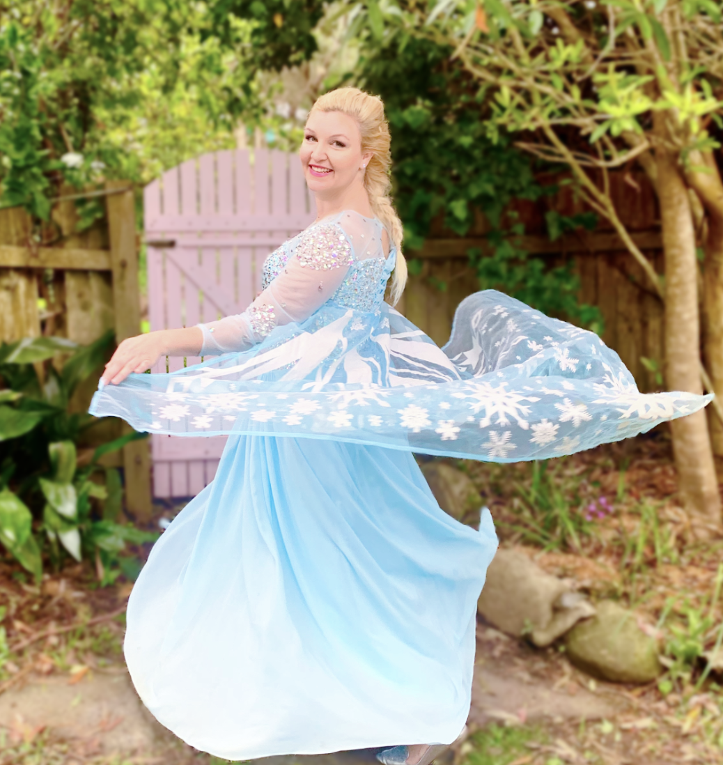 Elsa Carolynn.png