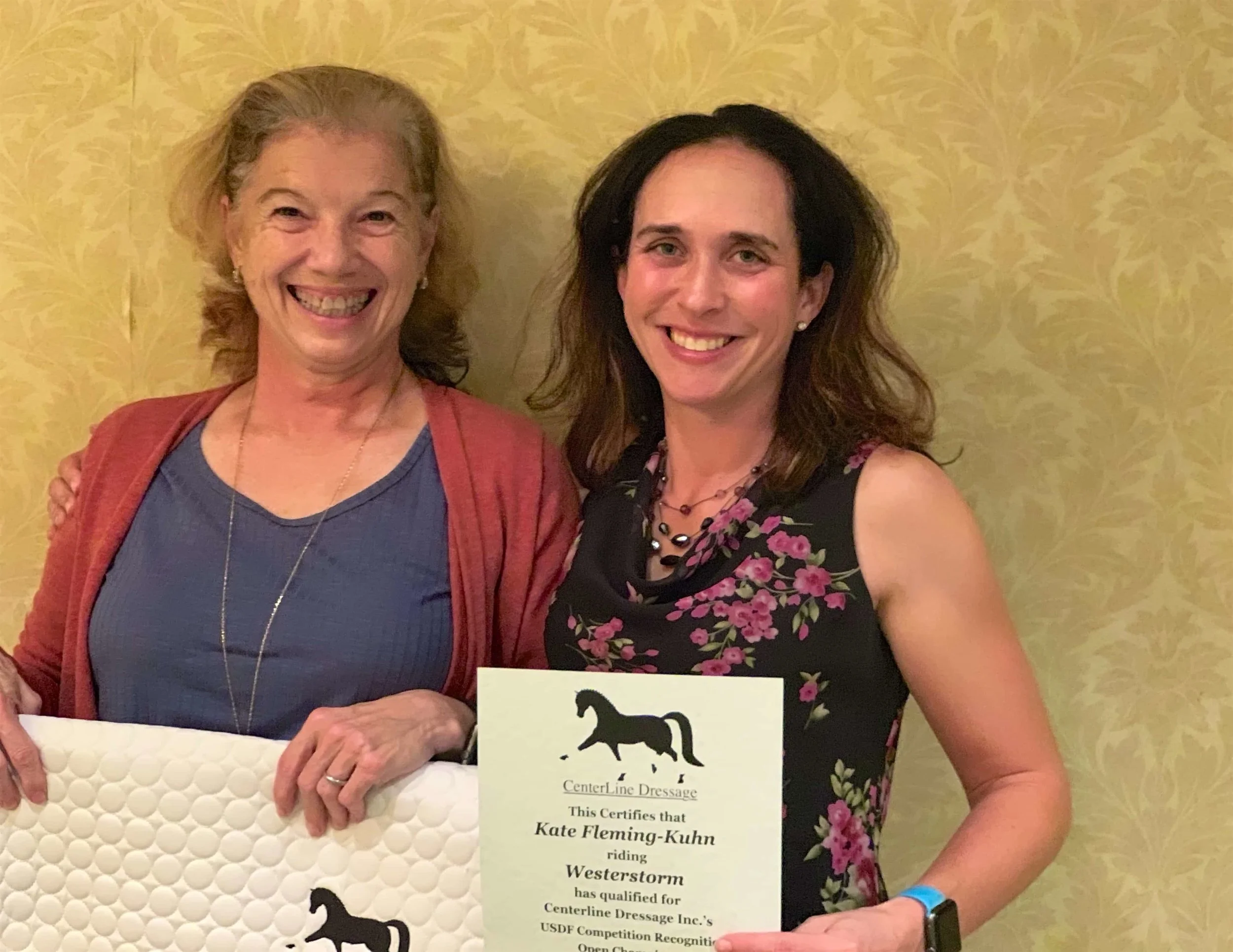 Deb Klamen & Kate Fleming-Kuhn receiving an award