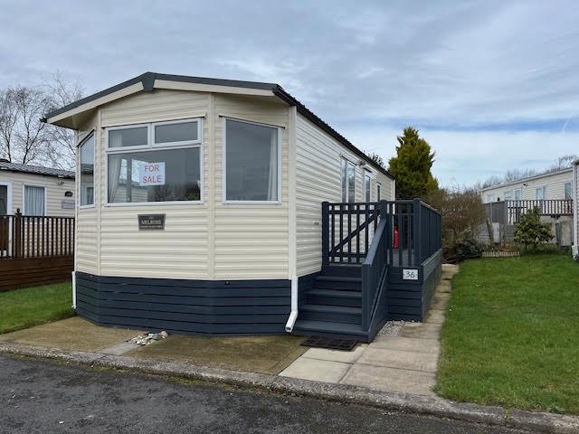 Carnaby Melrose 2010 (30 x 12) Pitch 36 