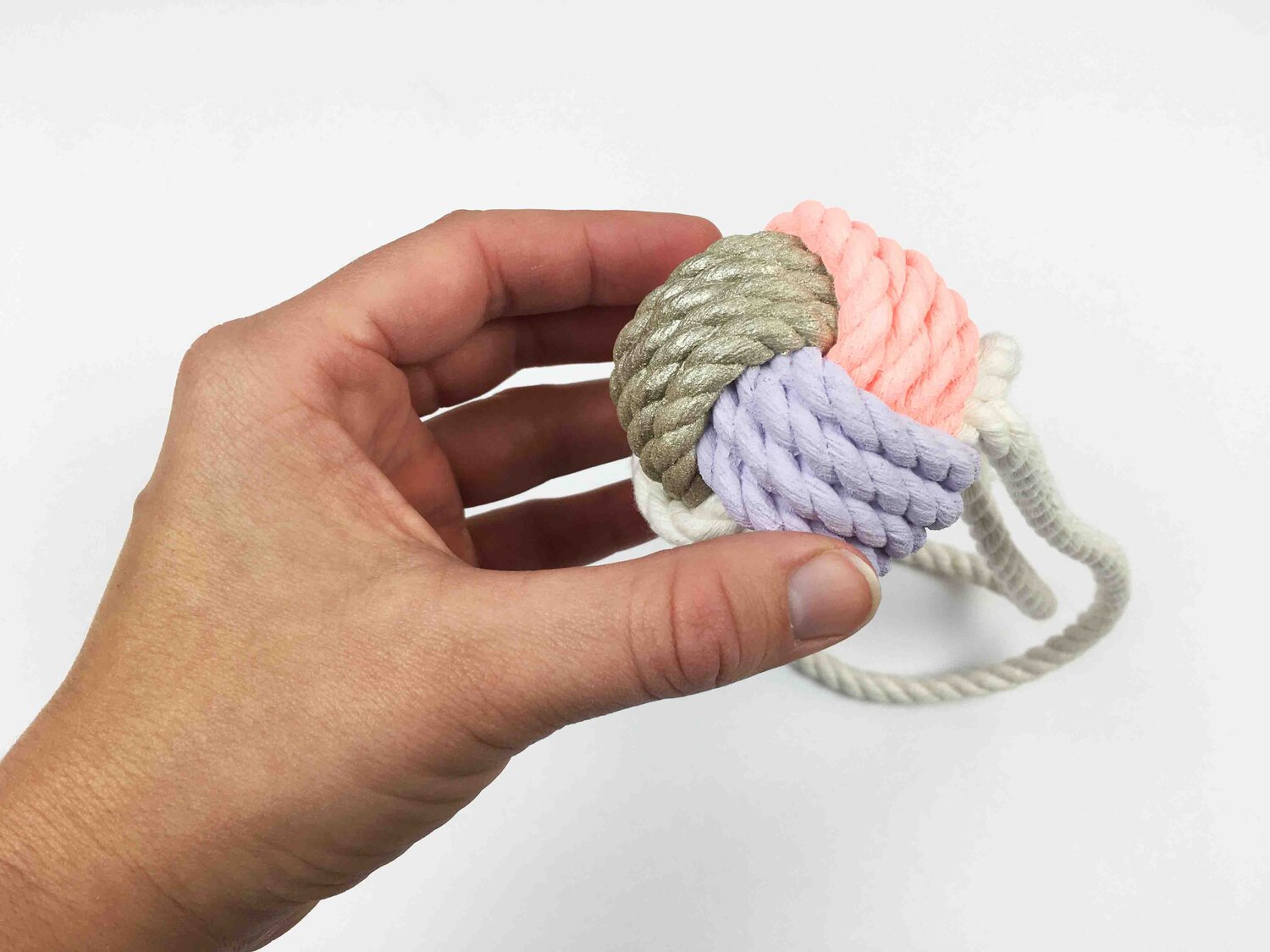 Monkeying Around: 4 Monkey Fist Variations - Paracord Planet