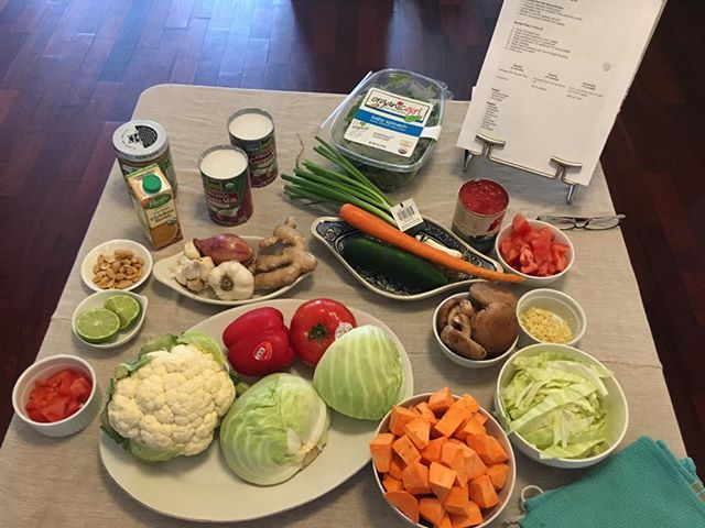 Prepping for a client cooking session.....what you don&rsquo;t see here is the mess and cleaning up that follows! 🥴 My cooking sessions are real time real life cooking for real people, not your perfectly staged cooking shows! 😊