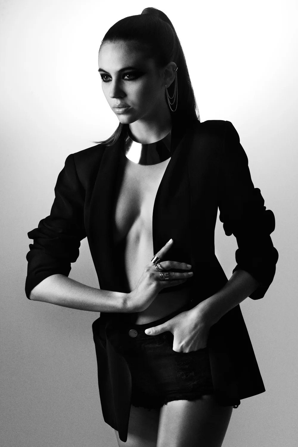  Model: Alina / Studio KLRP  MUA: Carole Linard  Hair: Saya O.​  Wardrobe: Pedro Vignon 