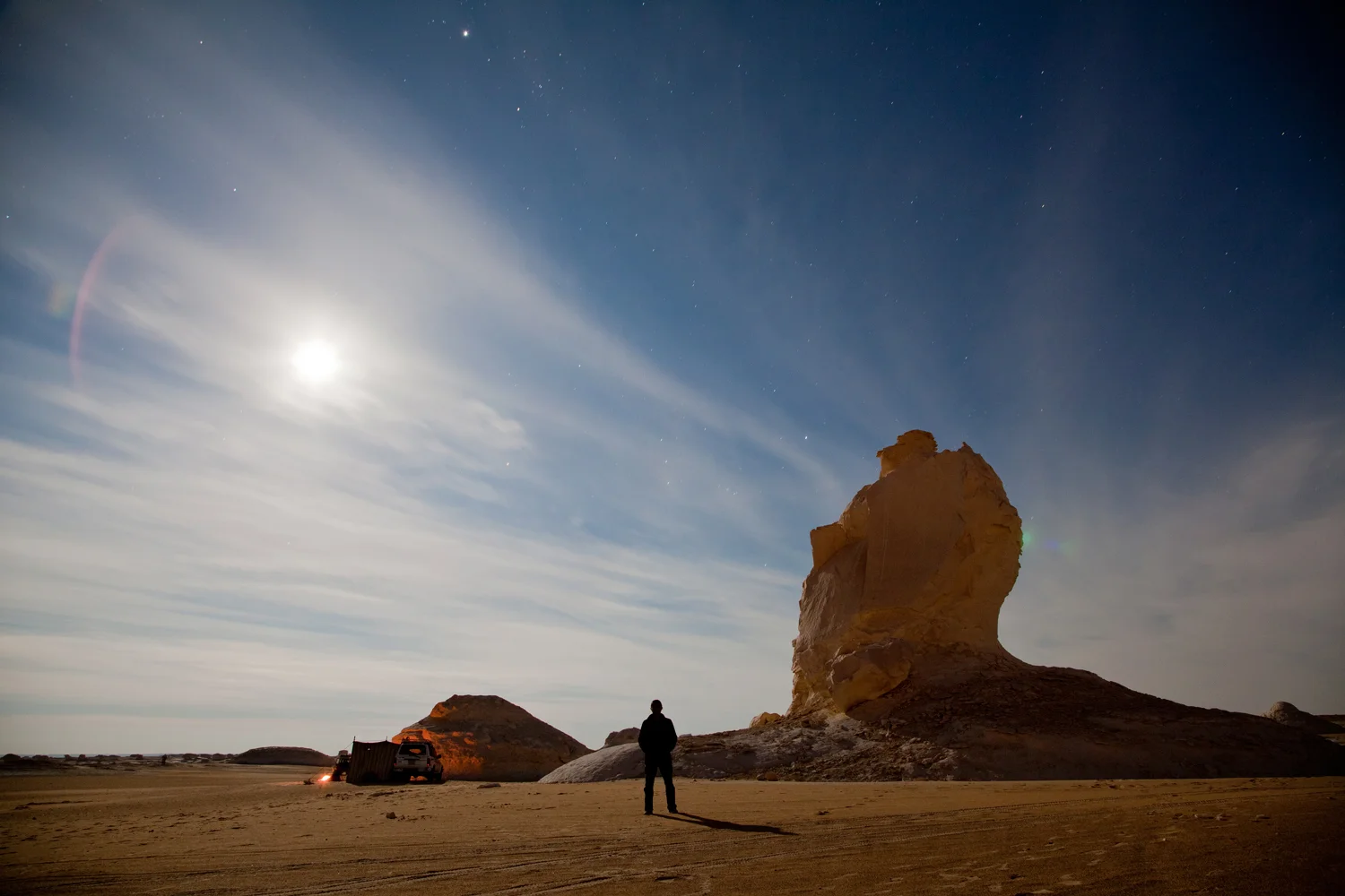  "Moon ring" , Bahariya desert, Egypt, 2012. 