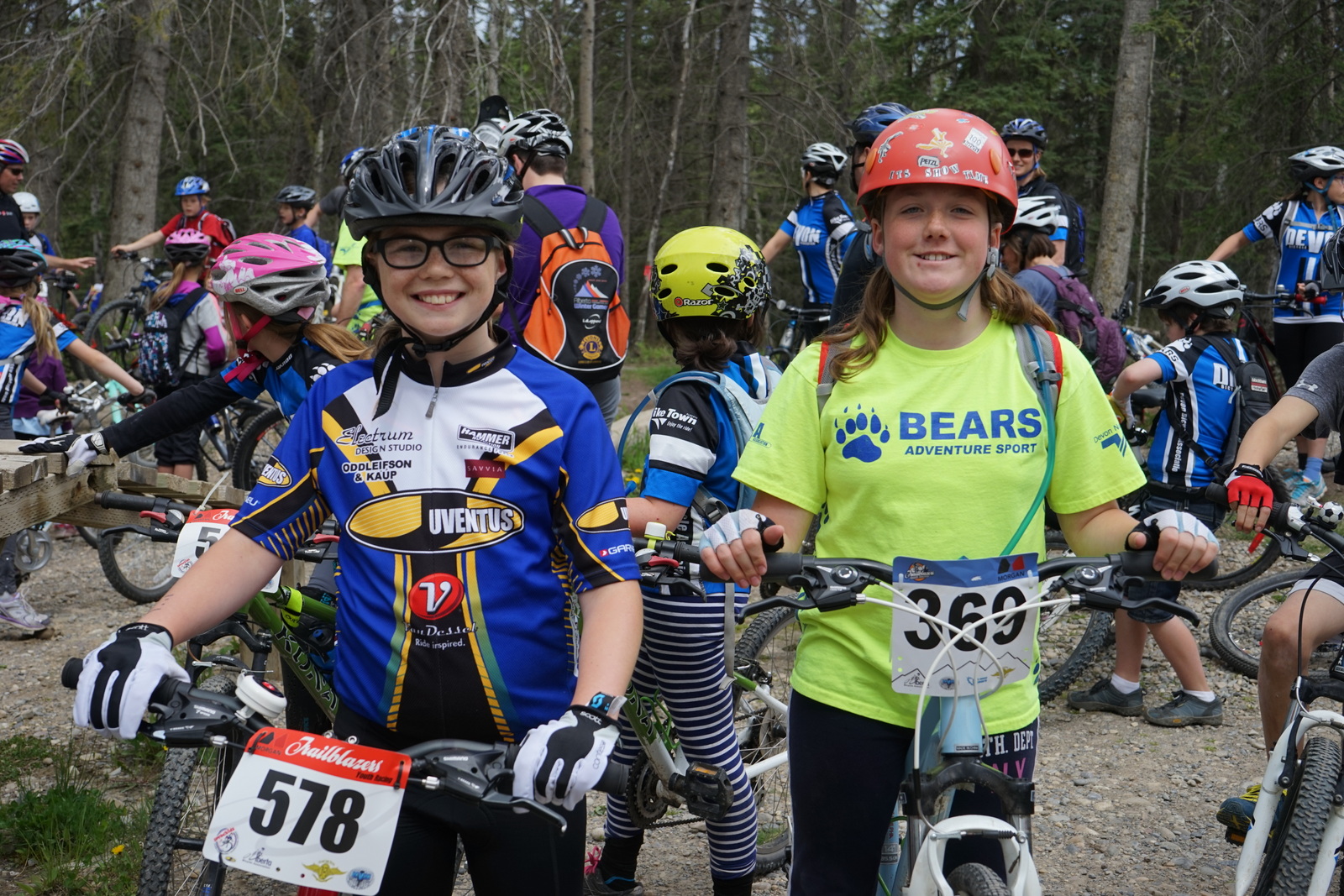 Juventus Sprockids and Devon BEARS. Great friends riding together.