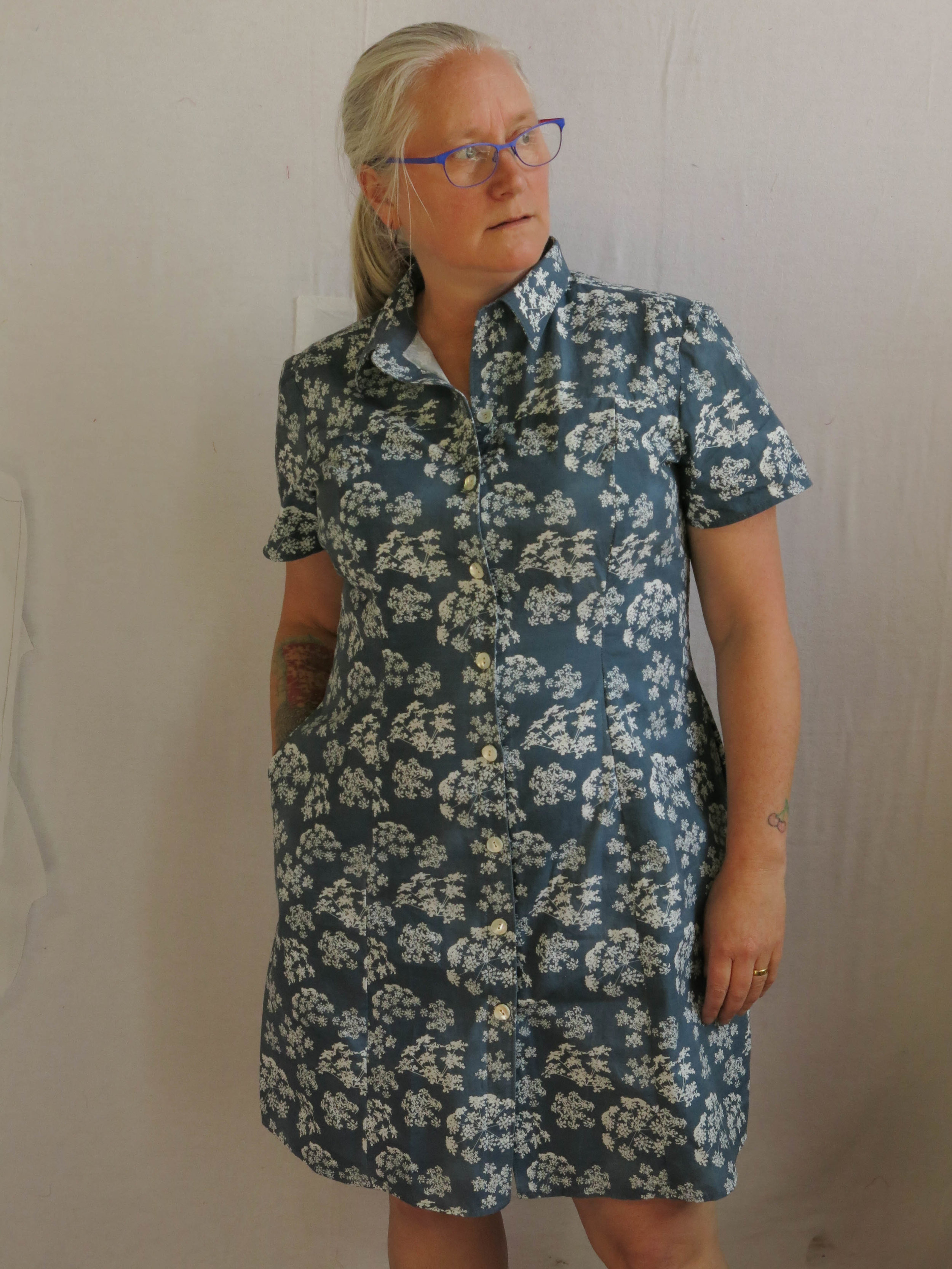 The Rosa dress that needs to be reproduced in some drapier fabric. Although it is quite lovely in this By Hand London poplin, in a farmer girl sort of way....