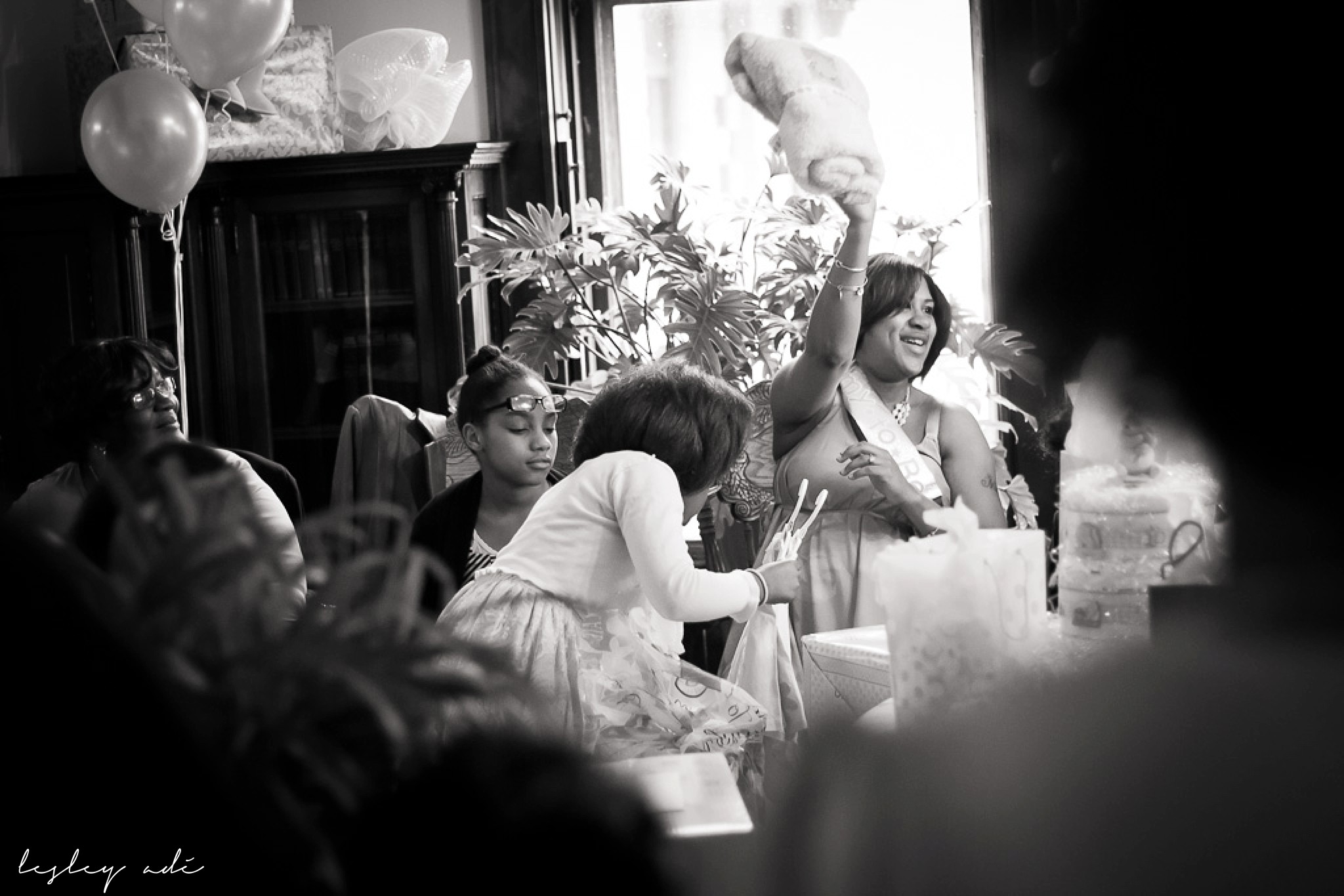 baby shower_lesleyadephoto-87.jpg