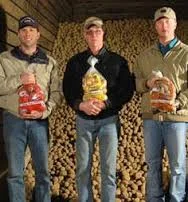 Look closely: That is a mountain of potatoes behind the Igl family! So I guess you could say they really stand behind their potatoes!?