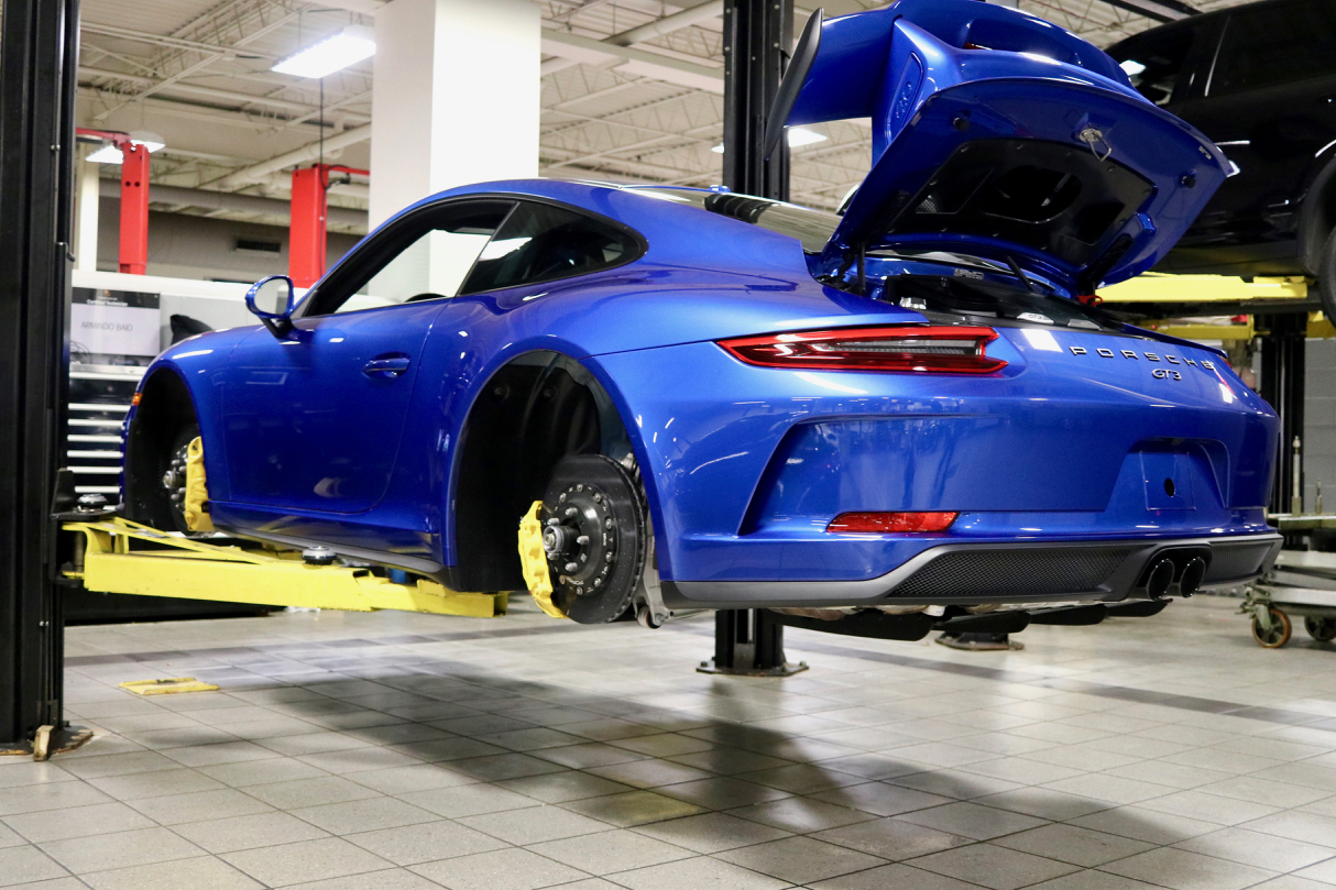 Center-lock wheels removed and coated with CQuartz Finest Reserve