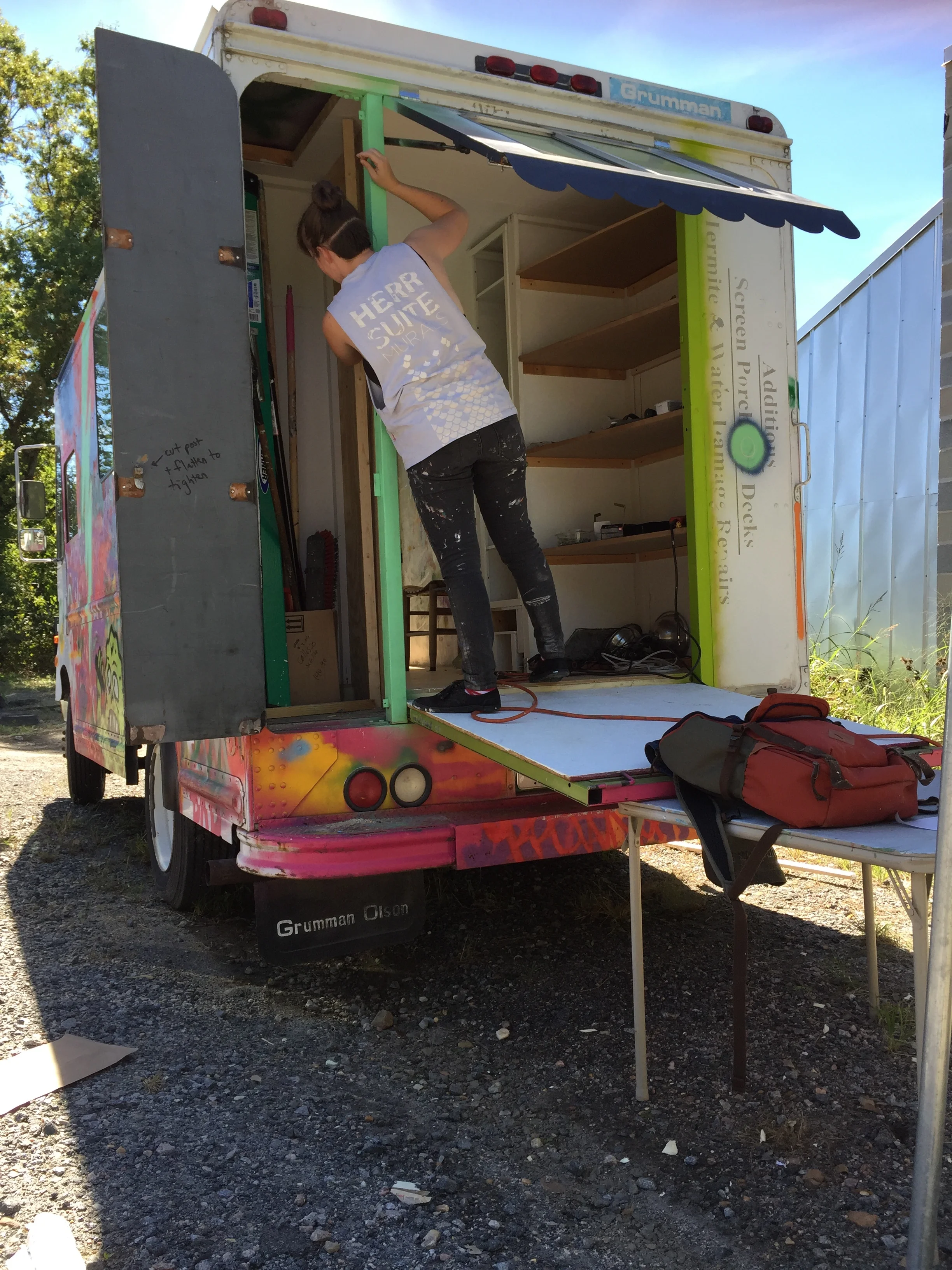 THE GIANT METAL TWEEN