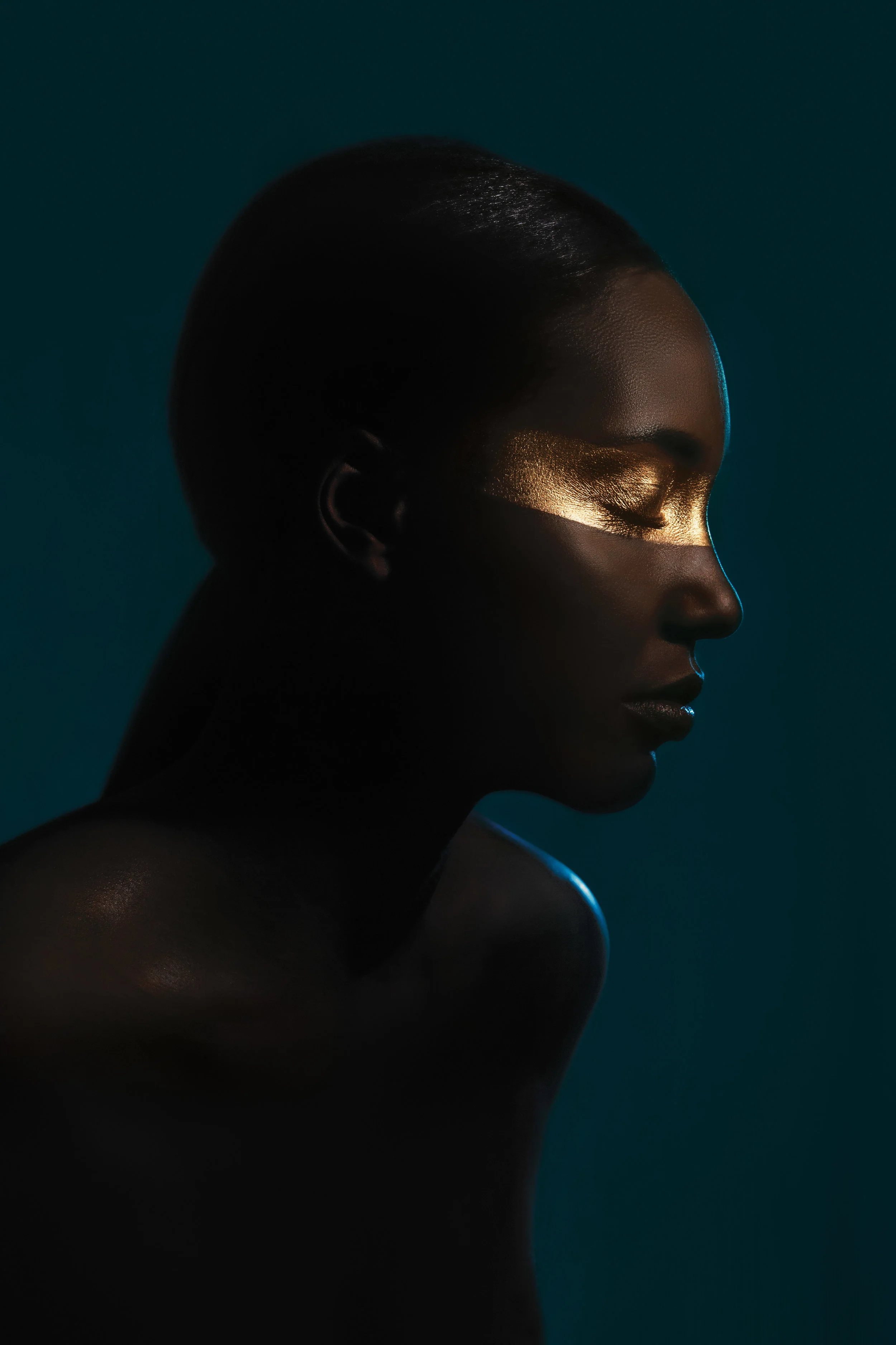 Ad for Gmund Paper | Produced and Photographed by Eric Einwiller for Tolleson Agency