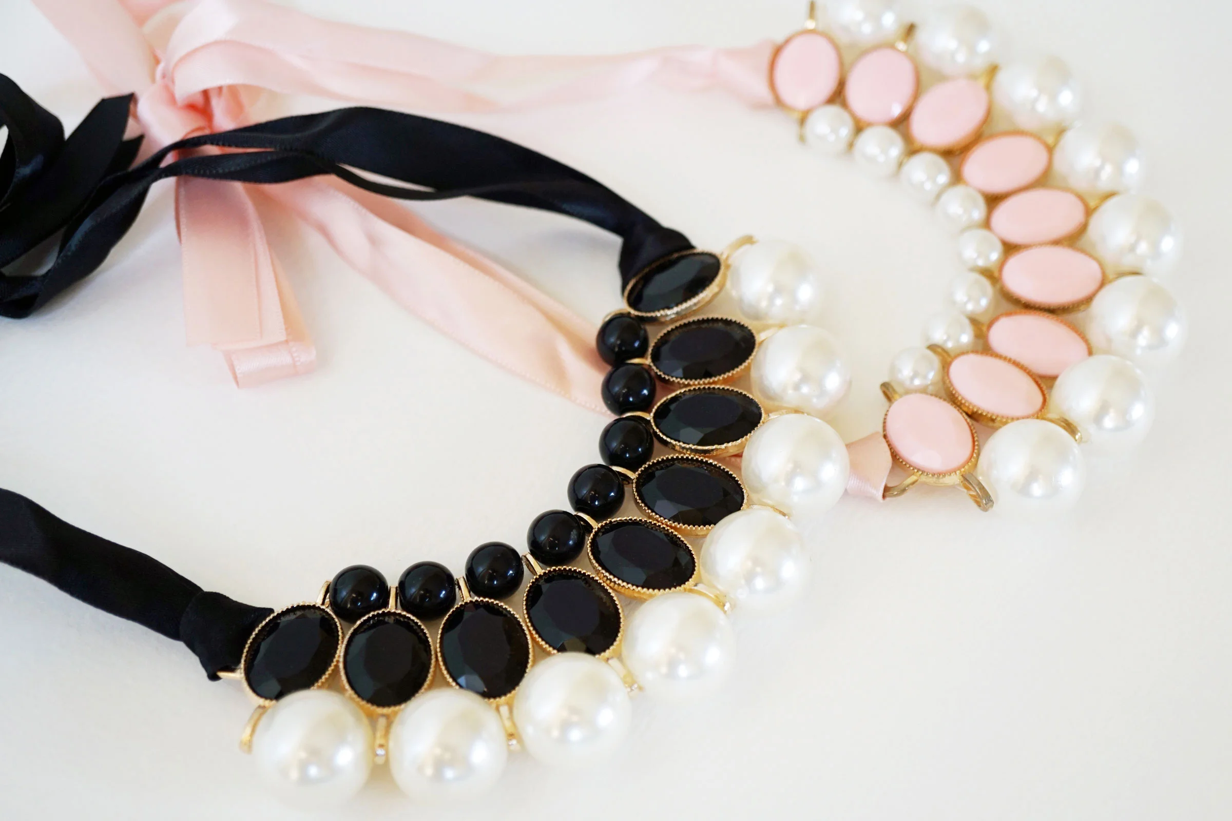 JL_BeccaPearlNecklace_BlackandPink_NLs.jpg