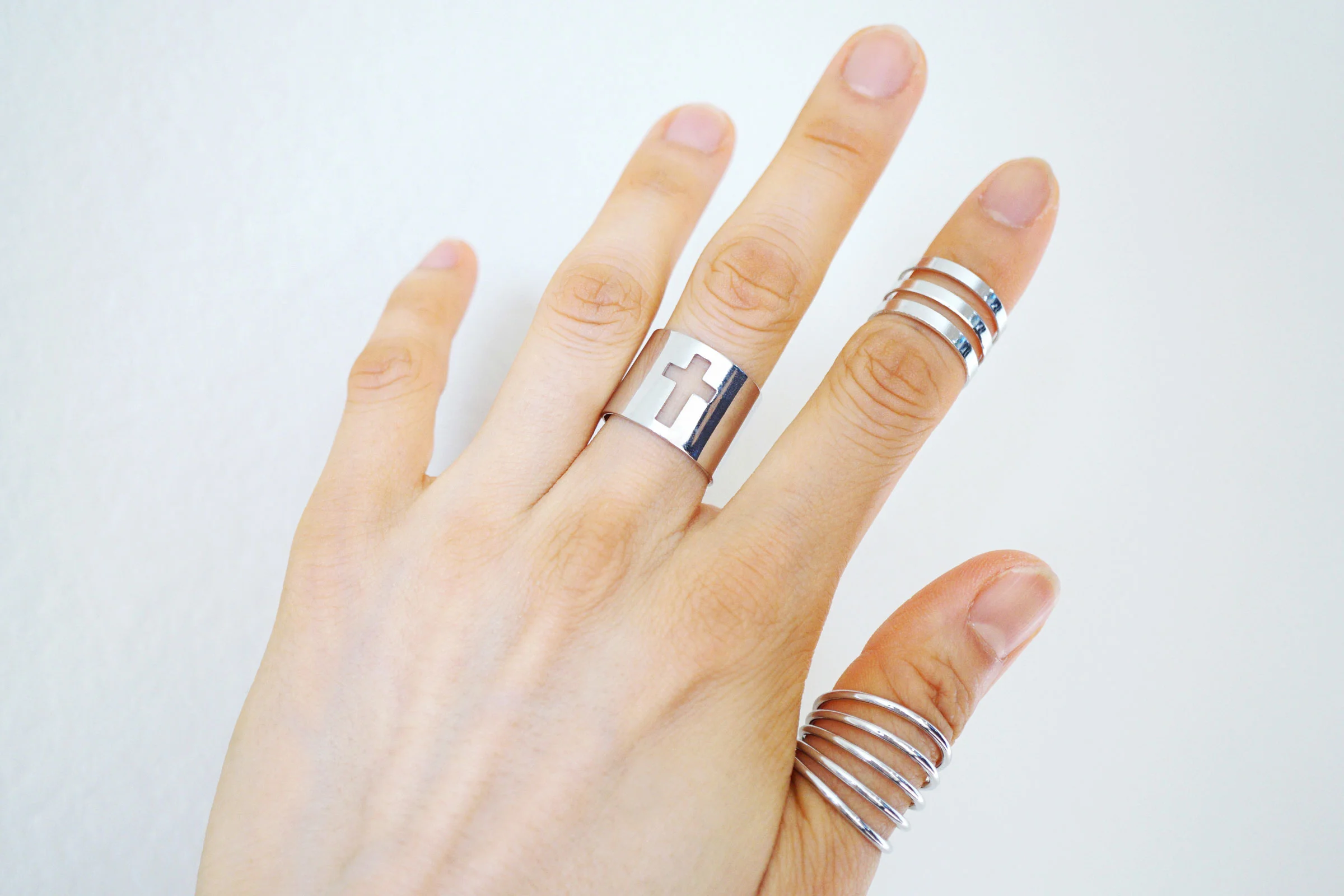 3RingSet_Silver1_Lifestyle_NLs.jpg