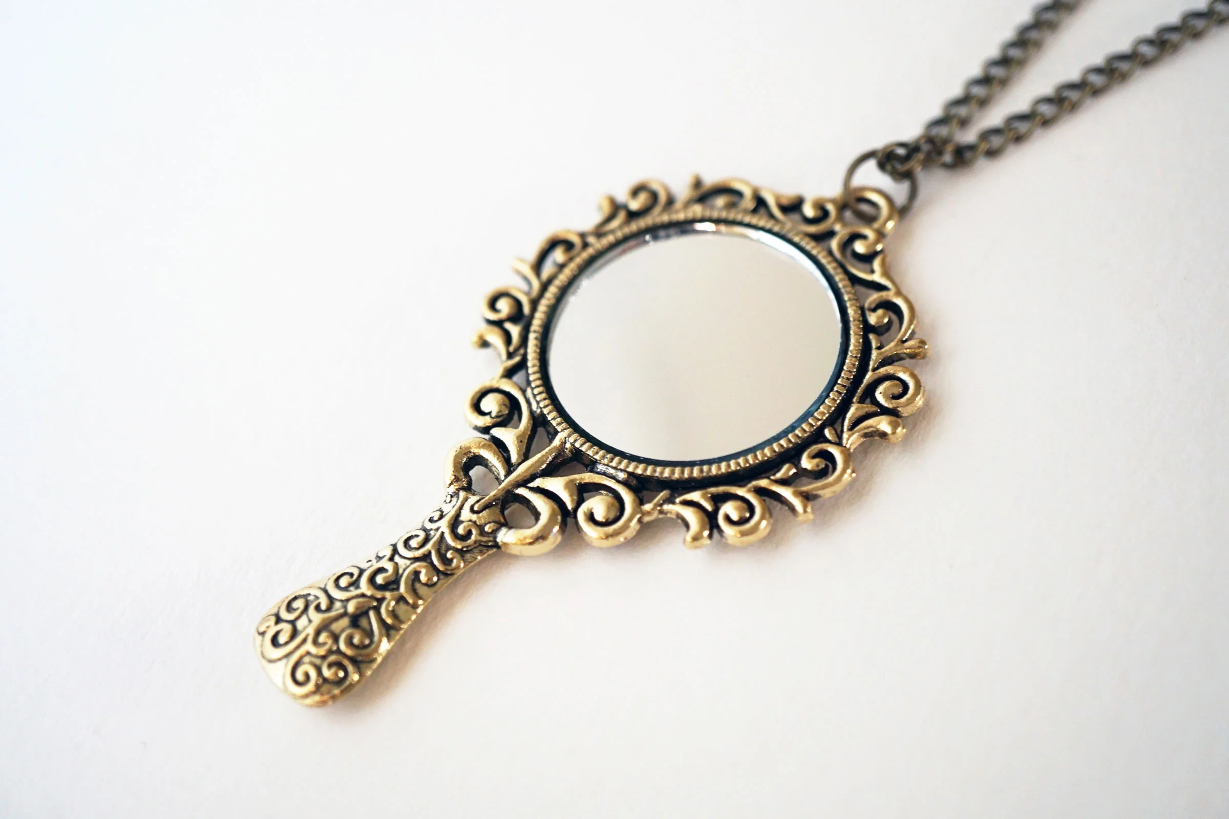JL_VintageMirrorNecklace2_NLs.jpg
