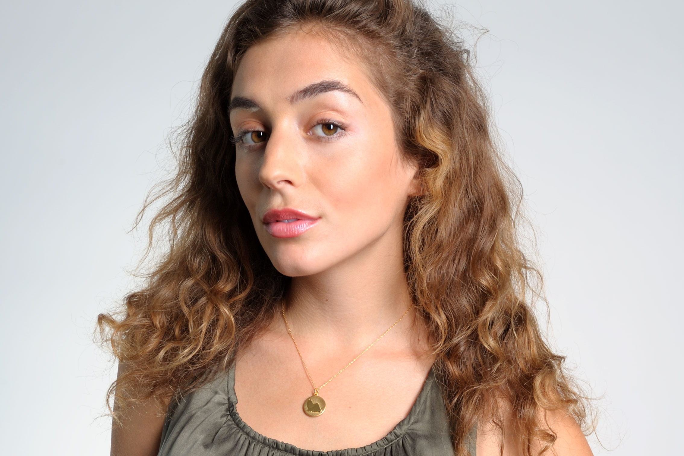 Model_GoldPendant_s.jpg