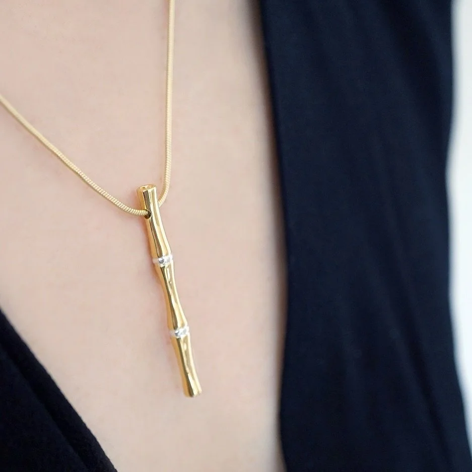 Simply elegant 🧡 Bamboo drop pendant necklace