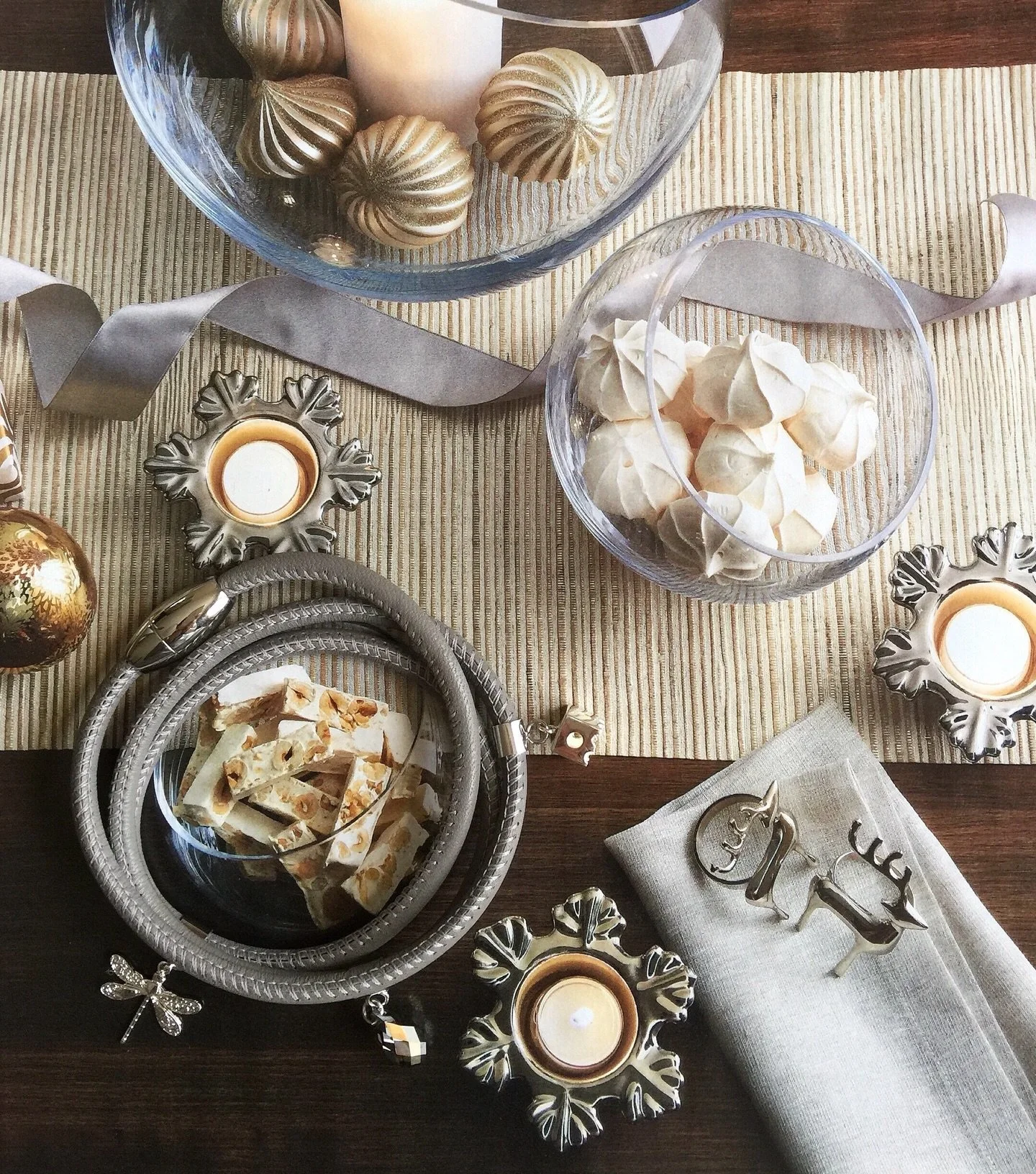 We wish you a warm, sweet and wonderful holiday season 🎄